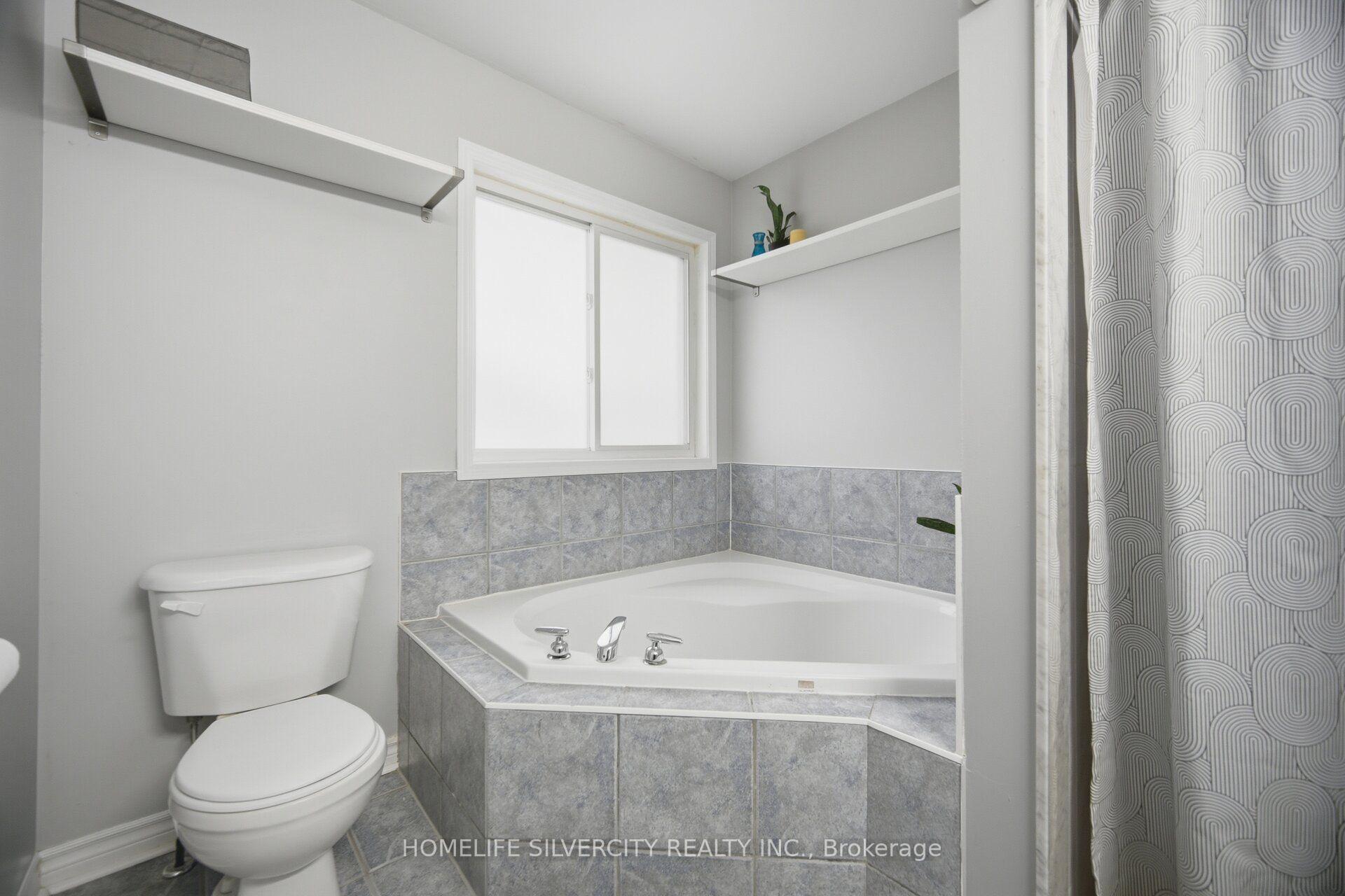 Photo 34 of 95 Sweetwood Circle, Brampton, Fletcher's Meadow — HOMEH