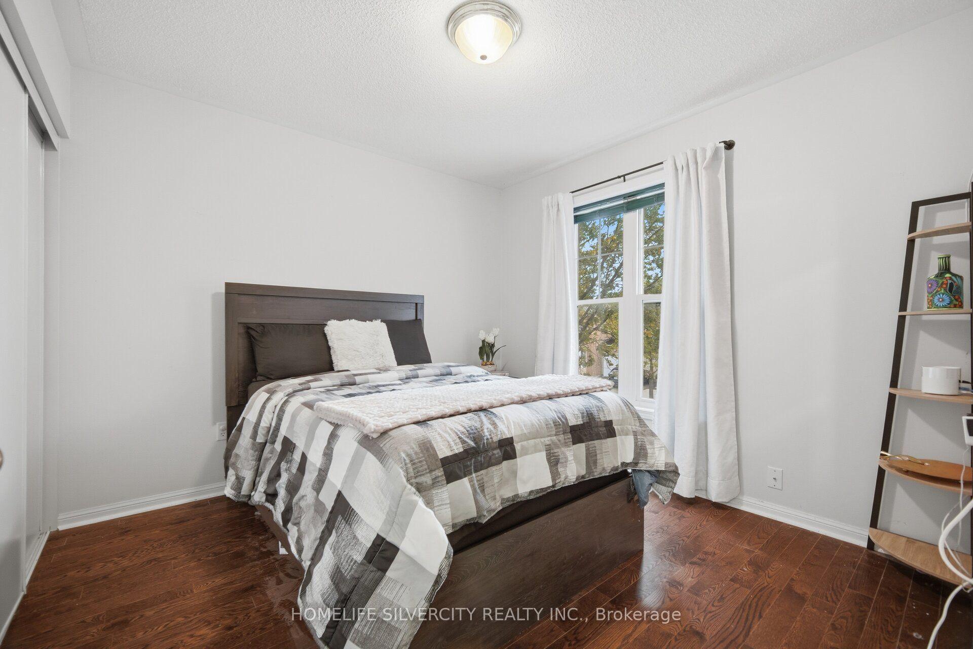 Photo 37 of 95 Sweetwood Circle, Brampton, Fletcher's Meadow — HOMEH