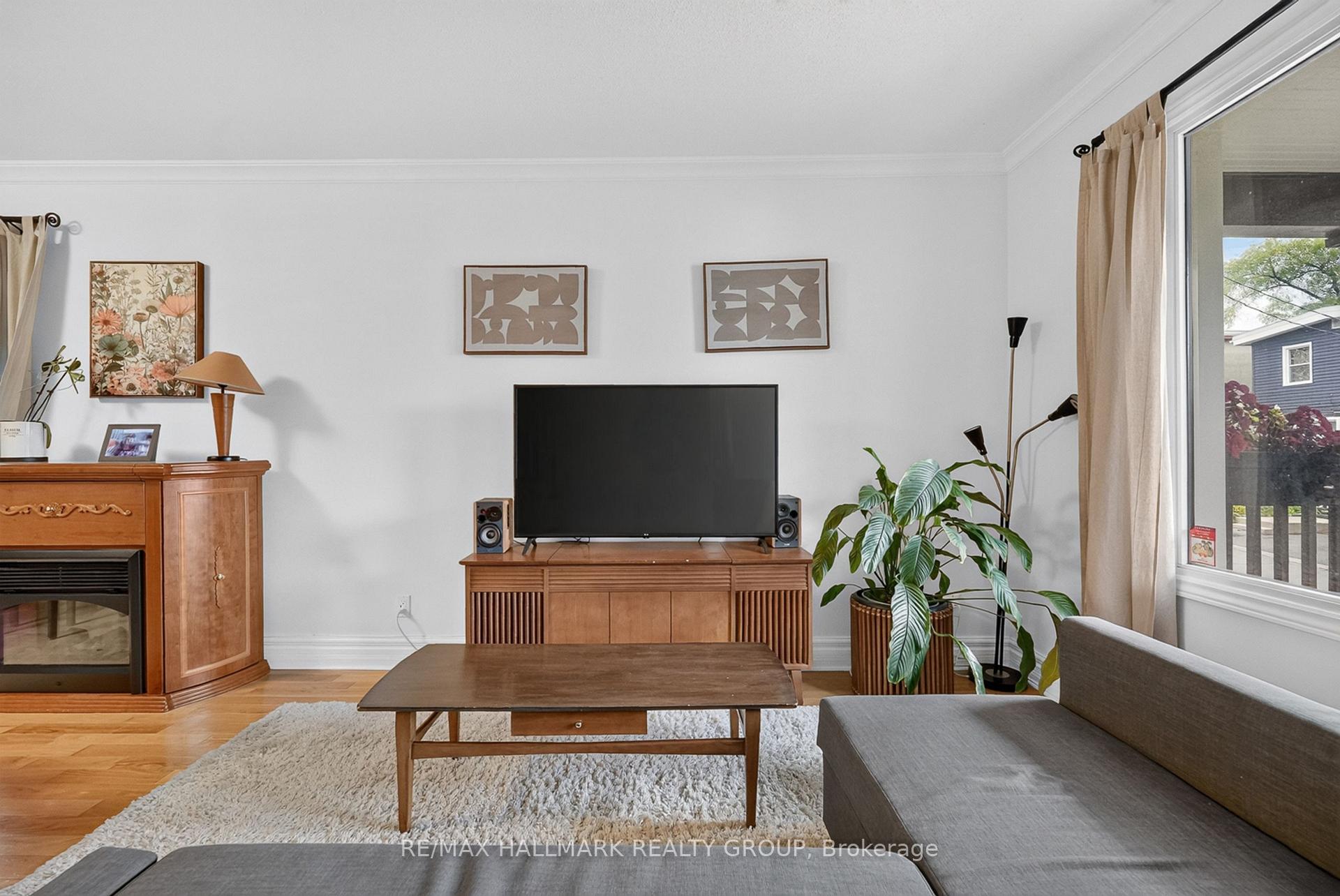 Photo 3 of 256 Joffre-Belanger Way, Ottawa, Vanier — HOMEH