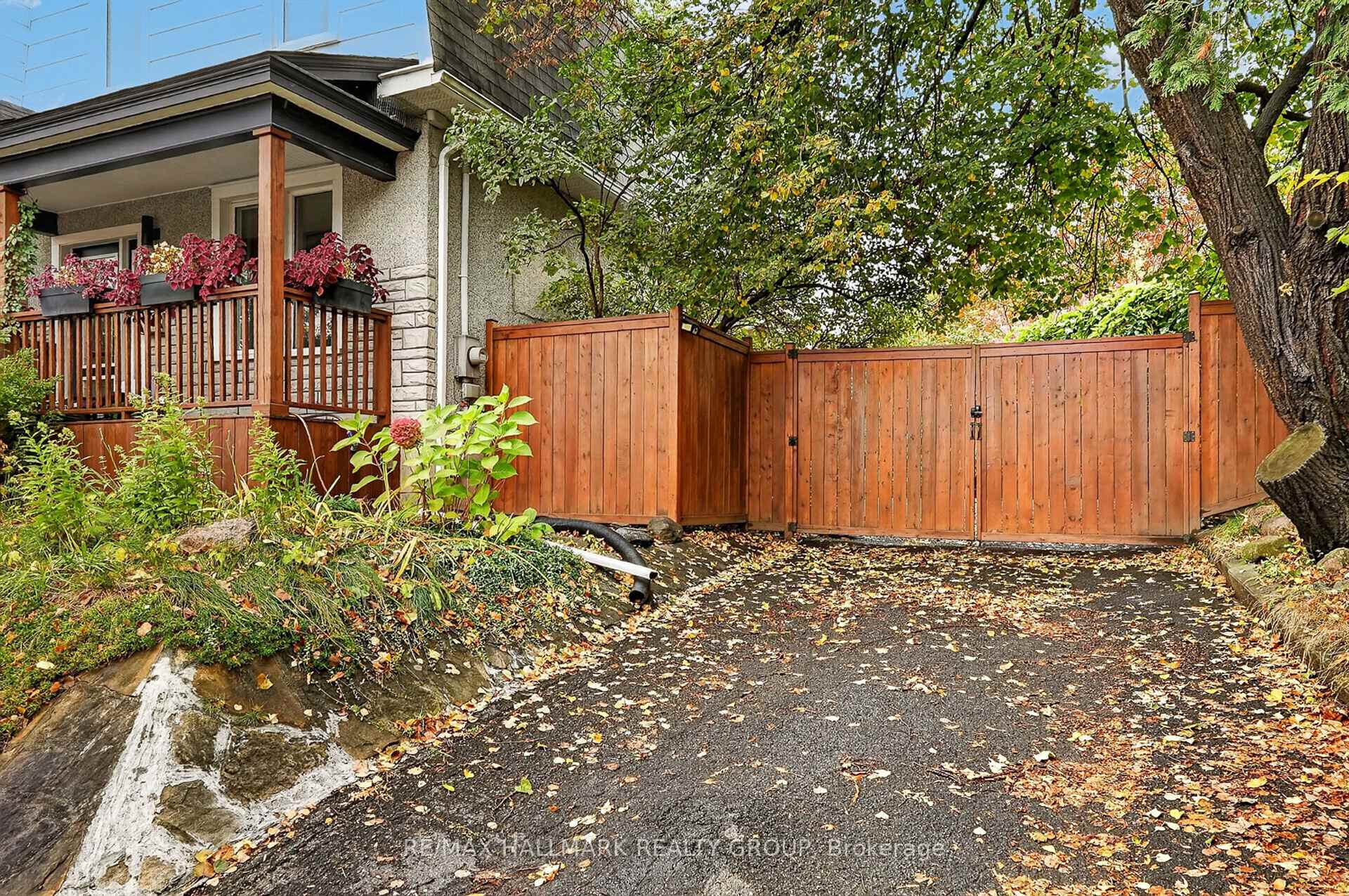 Photo 18 of 256 Joffre-Belanger Way, Ottawa, Vanier — HOMEH