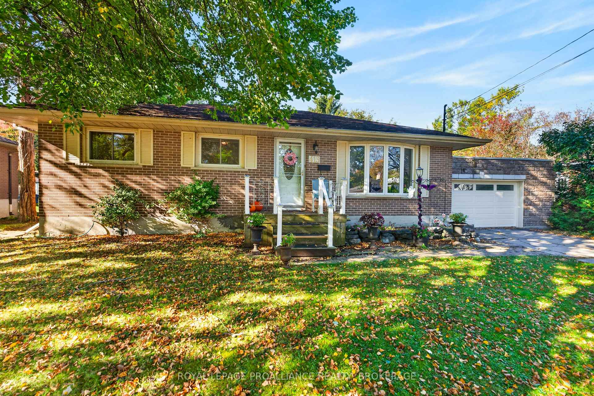 Photo of 413 Maple Ridge Drive