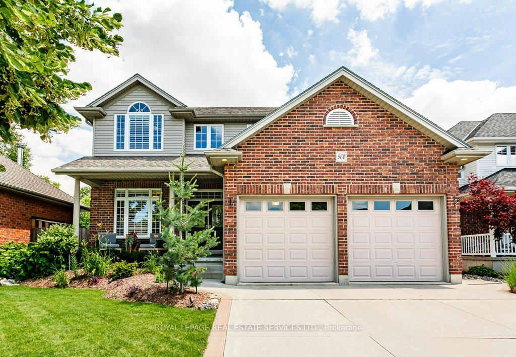 Photo 2 of 560 Lakeview Drive, Woodstock, Woodstock - North — HOMEH