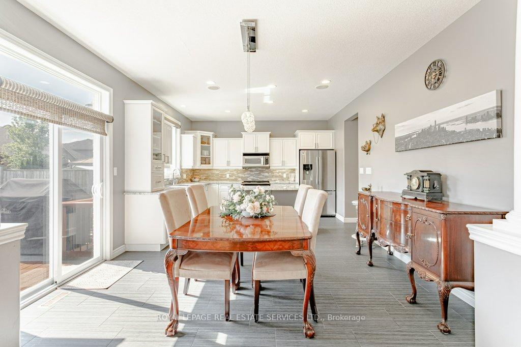 Photo 13 of 560 Lakeview Drive, Woodstock, Woodstock - North — HOMEH