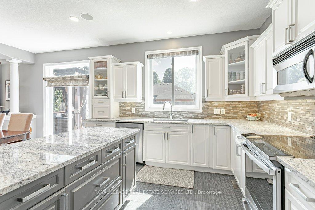 Photo 15 of 560 Lakeview Drive, Woodstock, Woodstock - North — HOMEH