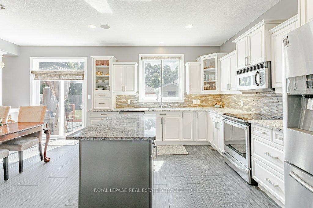 Photo 16 of 560 Lakeview Drive, Woodstock, Woodstock - North — HOMEH