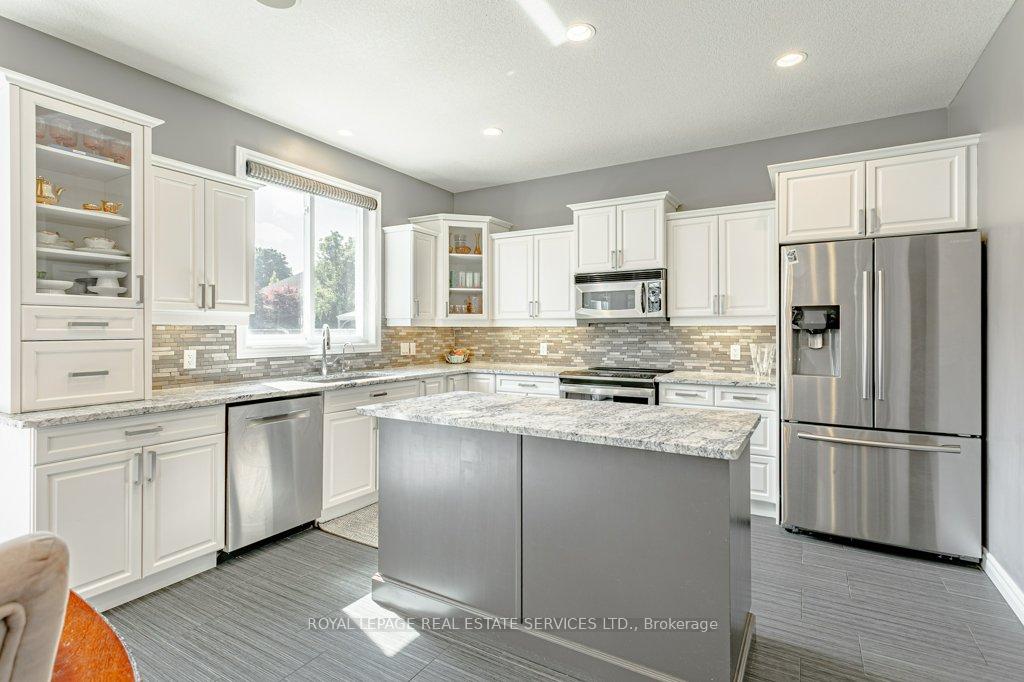 Photo 17 of 560 Lakeview Drive, Woodstock, Woodstock - North — HOMEH