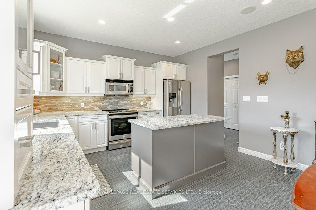 Photo 18 of 560 Lakeview Drive, Woodstock, Woodstock - North — HOMEH