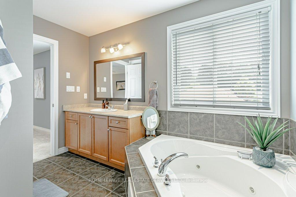 Photo 25 of 560 Lakeview Drive, Woodstock, Woodstock - North — HOMEH