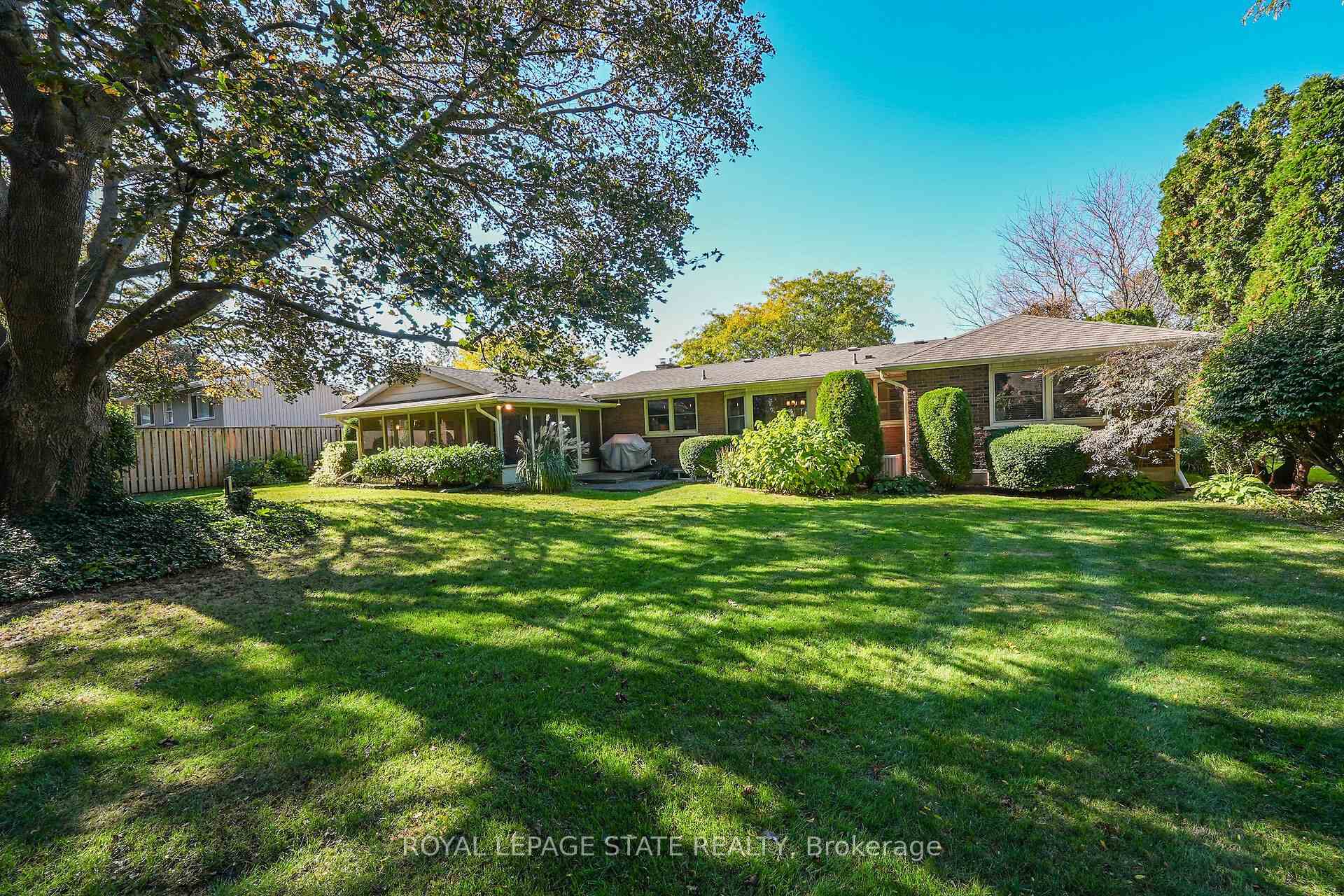 Photo 41 of 12 Baker Road N, Grimsby, Grimsby East — HOMEH