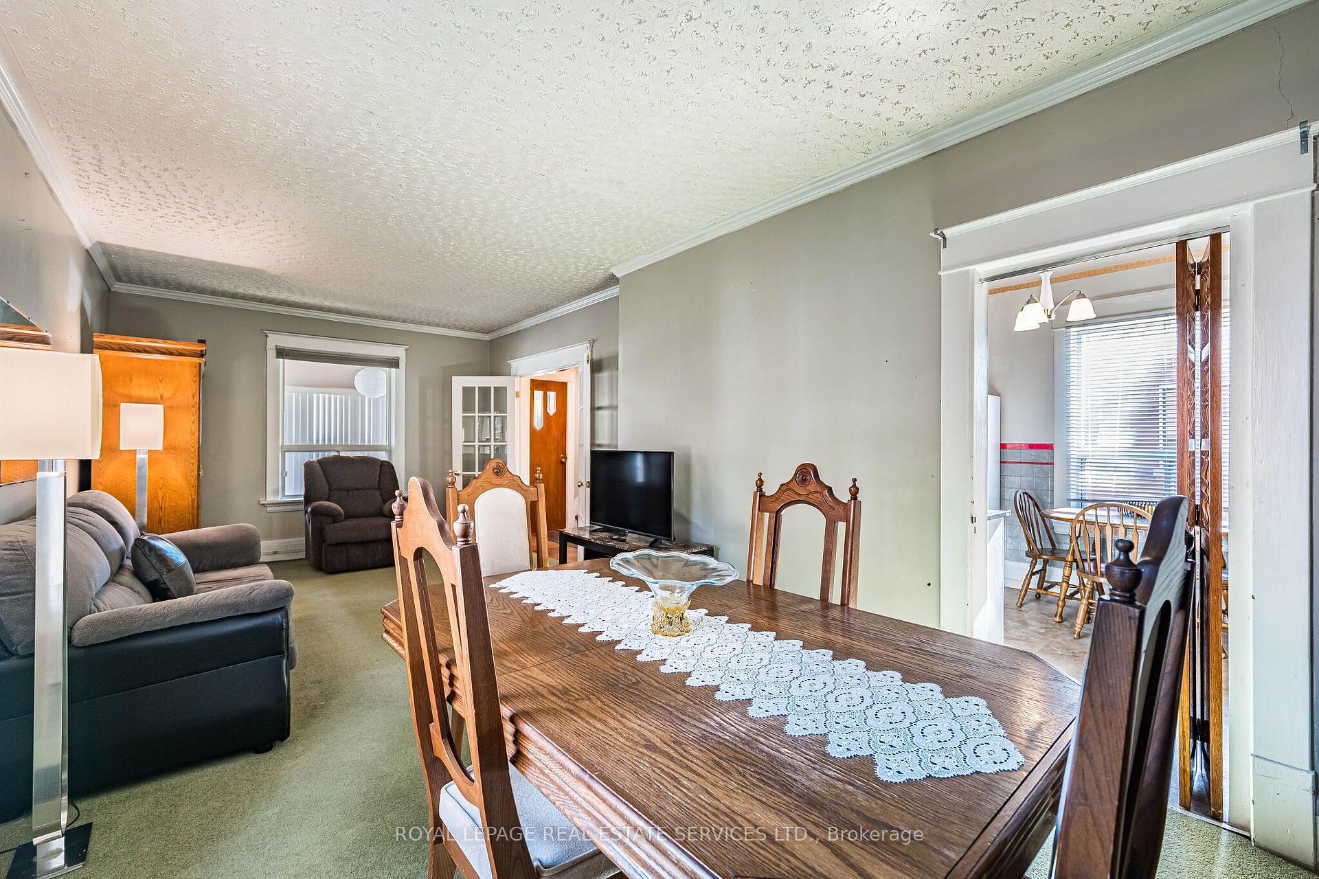 Photo 6 of 85 West Street, Brampton, Downtown Brampton — HOMEH