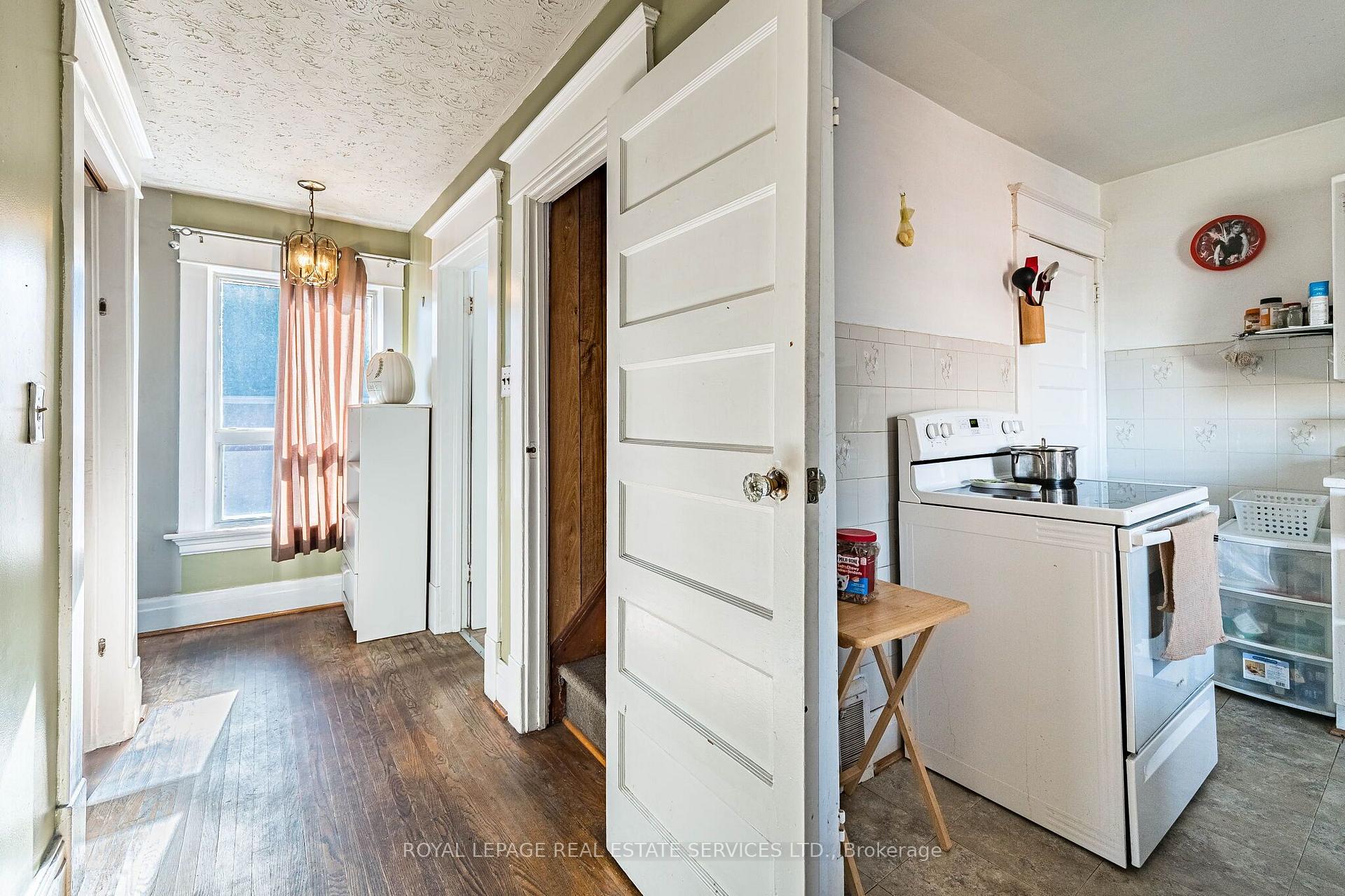 Photo 13 of 85 West Street, Brampton, Downtown Brampton — HOMEH