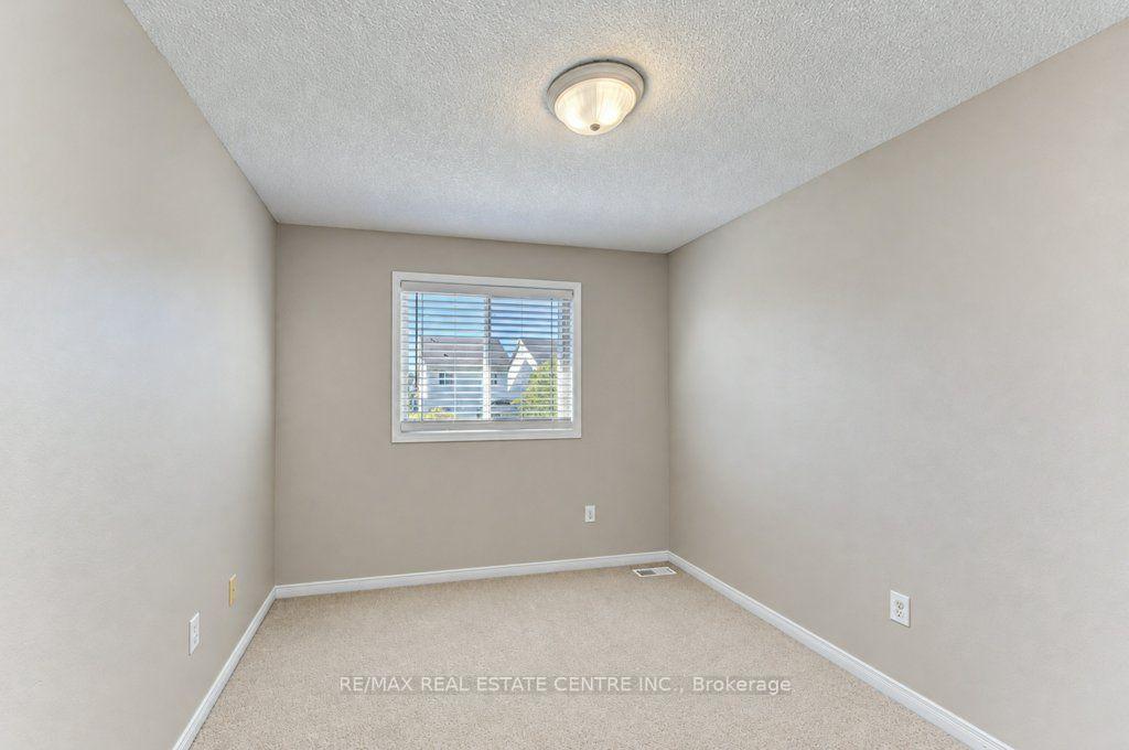 Photo 26 of 108 Periwinkle Street, Kitchener, Larentian West — HOMEH
