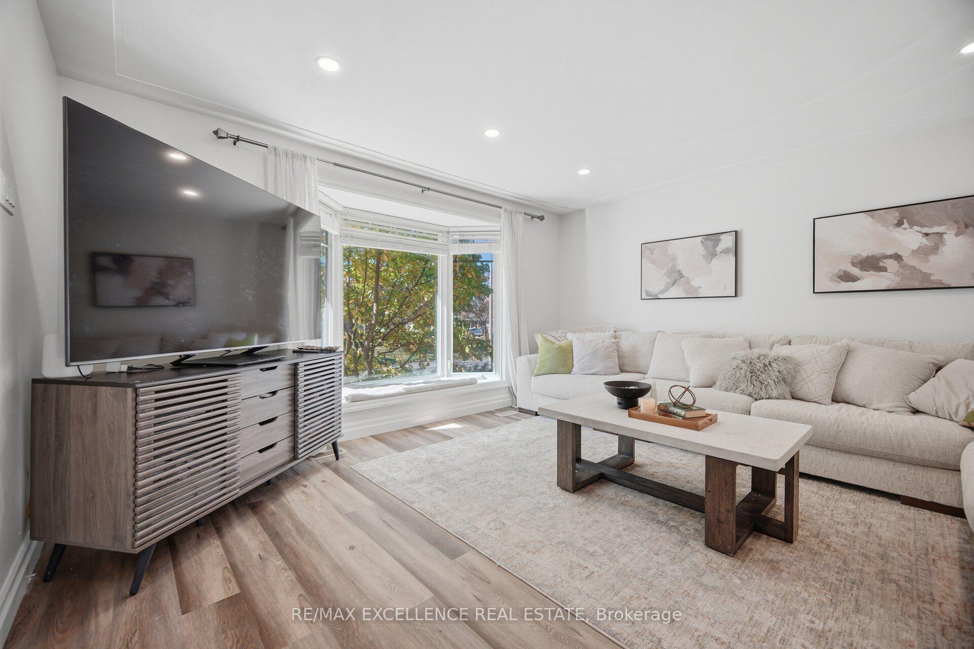 Photo 10 of 86 Dooley Drive, Kitchener, Stanley Park — HOMEH
