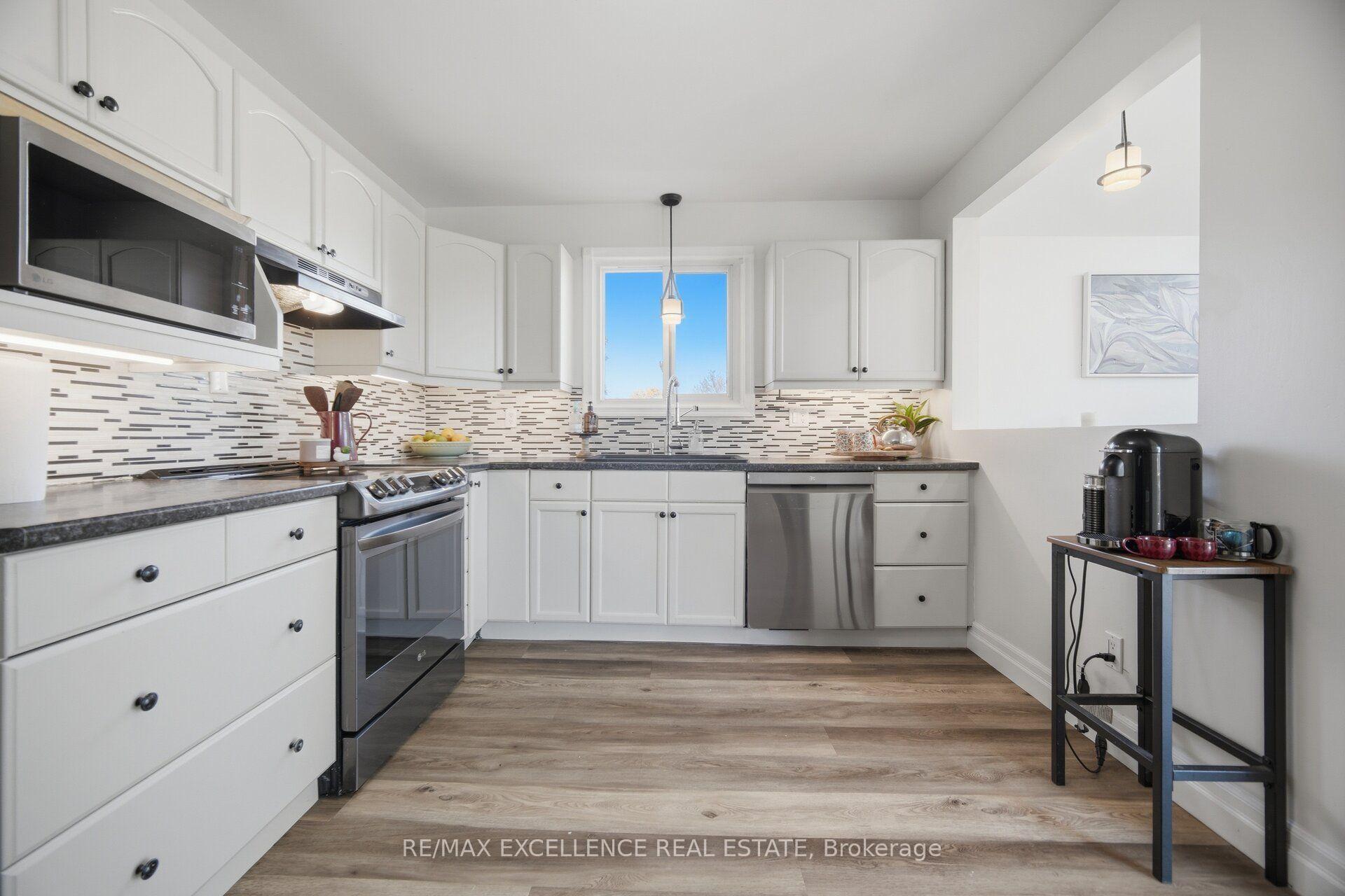 Photo 14 of 86 Dooley Drive, Kitchener, Stanley Park — HOMEH