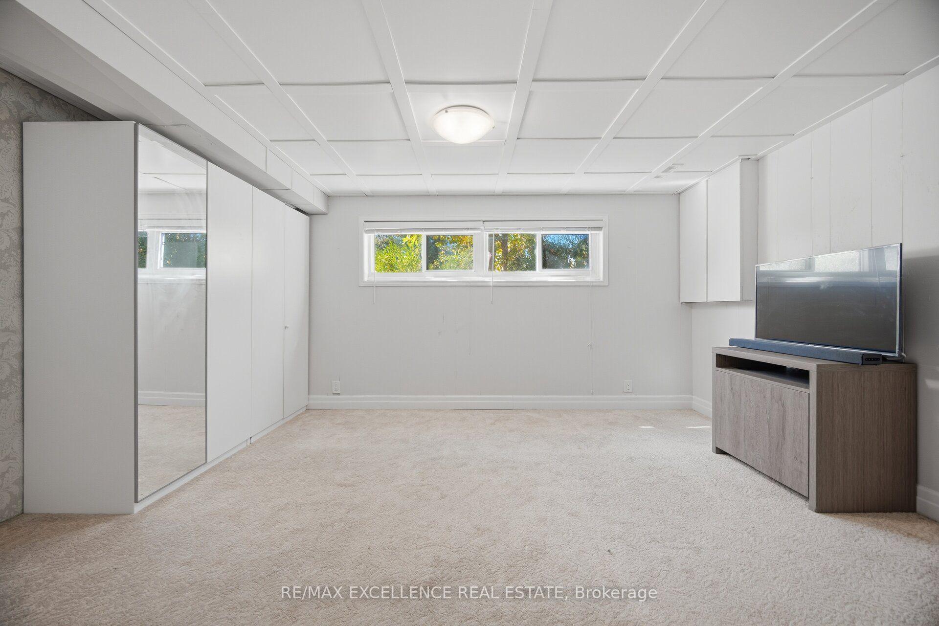Photo 33 of 86 Dooley Drive, Kitchener, Stanley Park — HOMEH