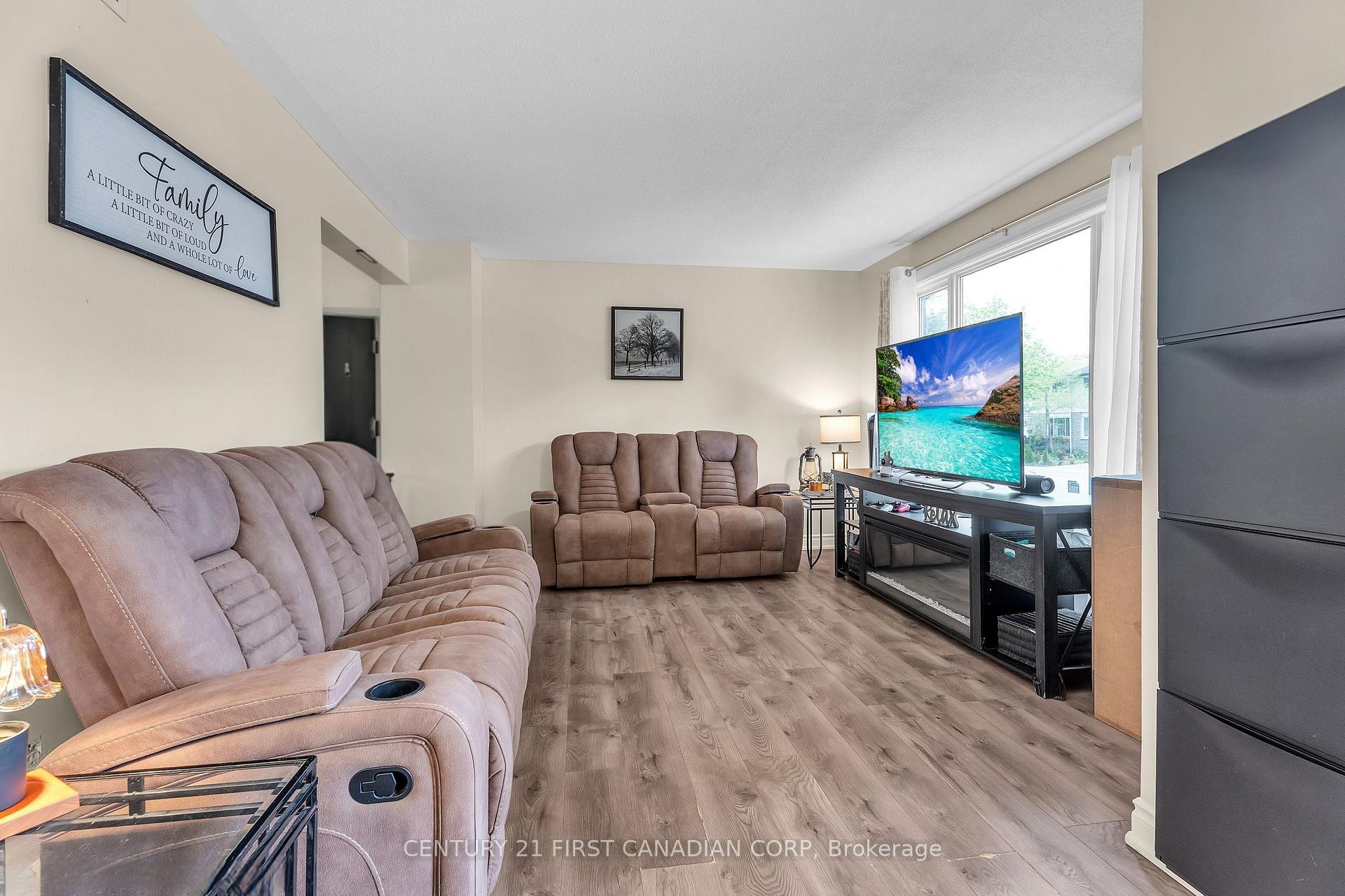 Photo 6 of 22 Denlaw Road, London, North I — HOMEH