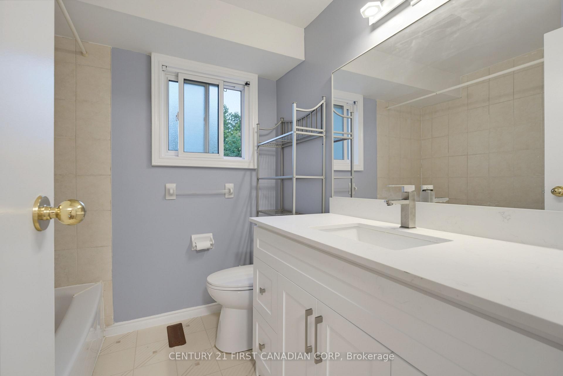 Photo 28 of 22 Denlaw Road, London, North I — HOMEH