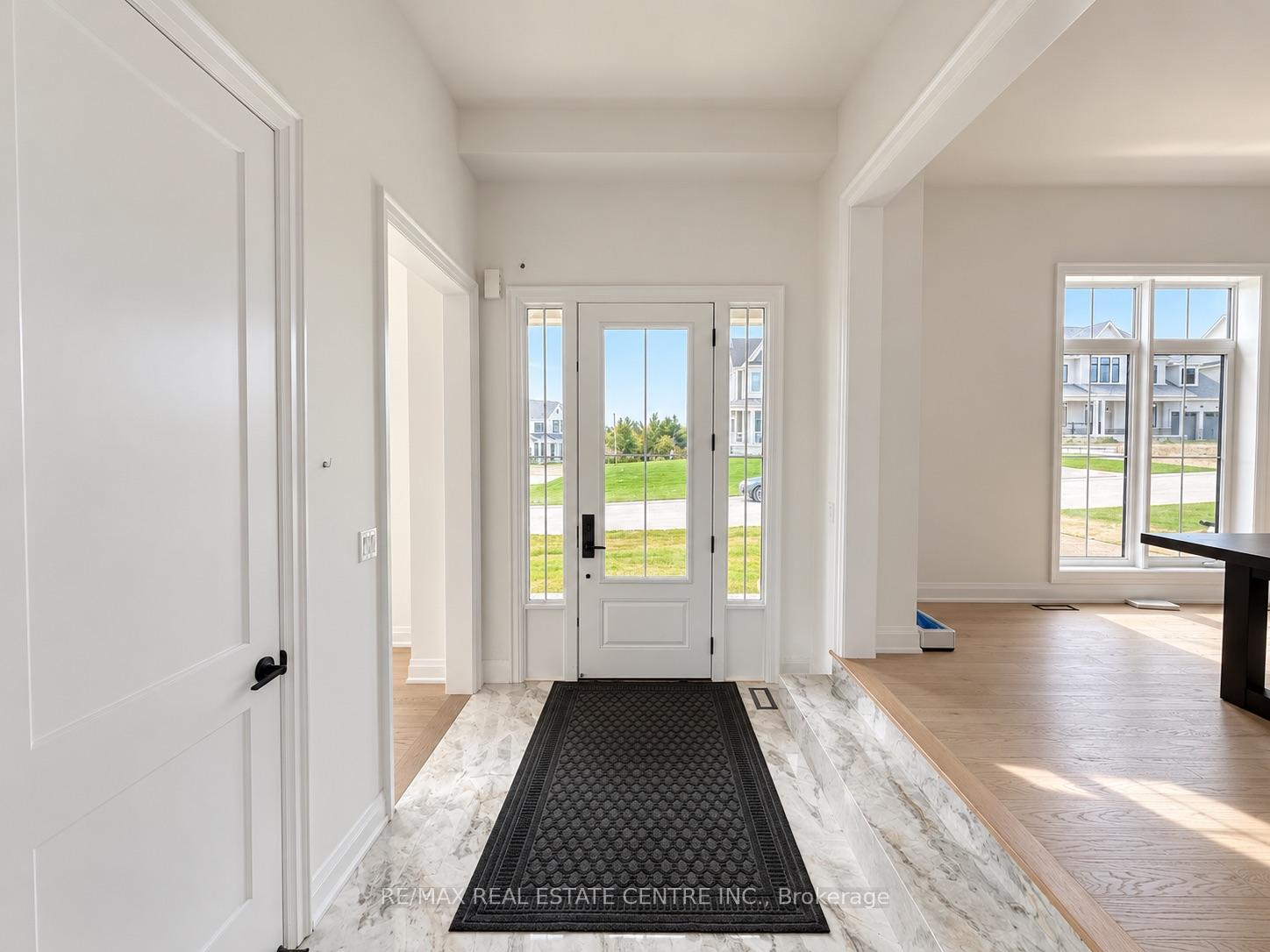 Photo 2 of 13 Vinnicombe Drive, Oro-Medonte, Rural Oro-Medonte — HOMEH