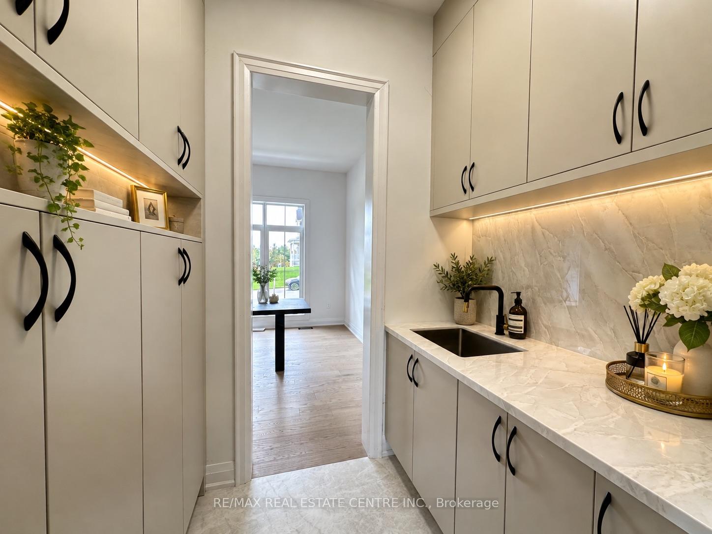 Photo 6 of 13 Vinnicombe Drive, Oro-Medonte, Rural Oro-Medonte — HOMEH