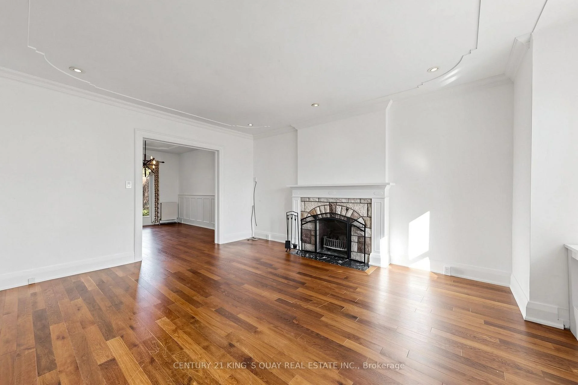 Photo 6 of 32 Crestview Drive, Toronto, Lawrence Park South — HOMEH