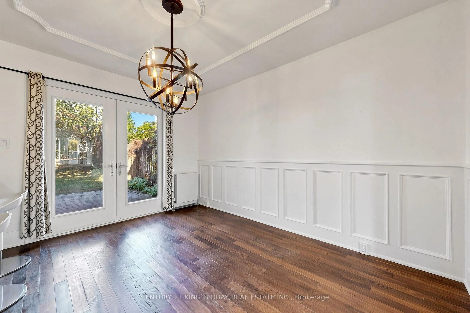 Photo 10 of 32 Crestview Drive, Toronto, Lawrence Park South — HOMEH