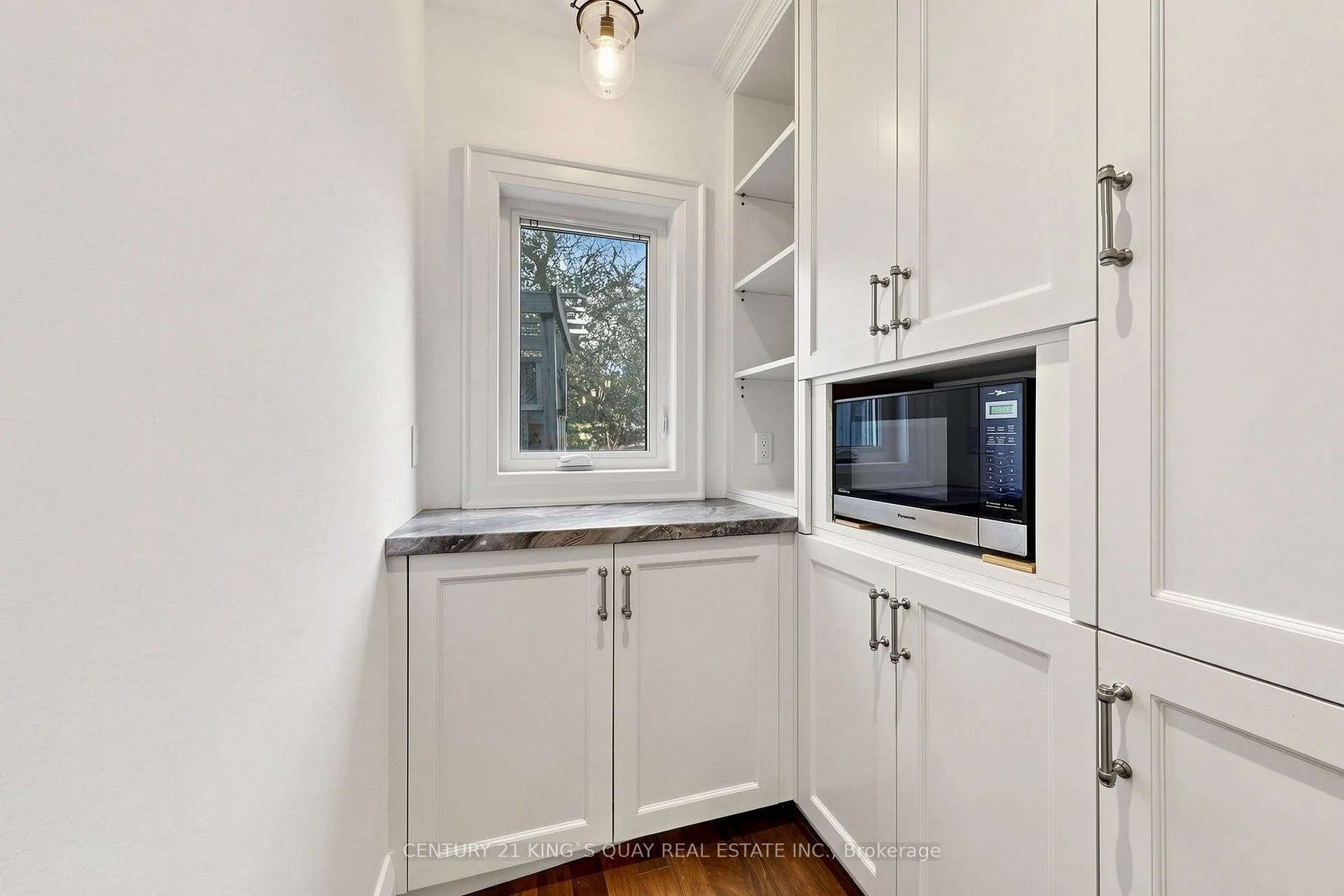 Photo 14 of 32 Crestview Drive, Toronto, Lawrence Park South — HOMEH