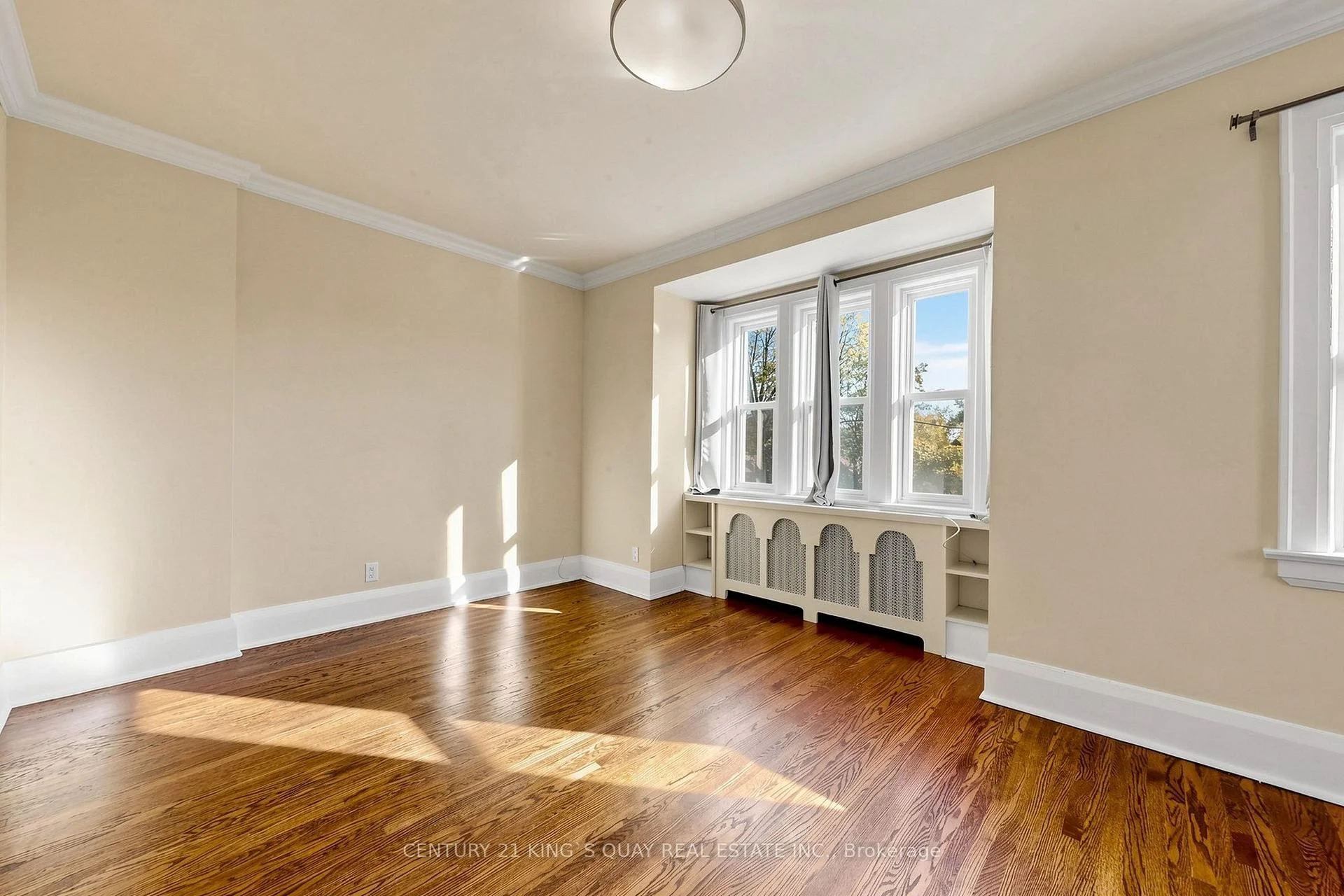 Photo 18 of 32 Crestview Drive, Toronto, Lawrence Park South — HOMEH