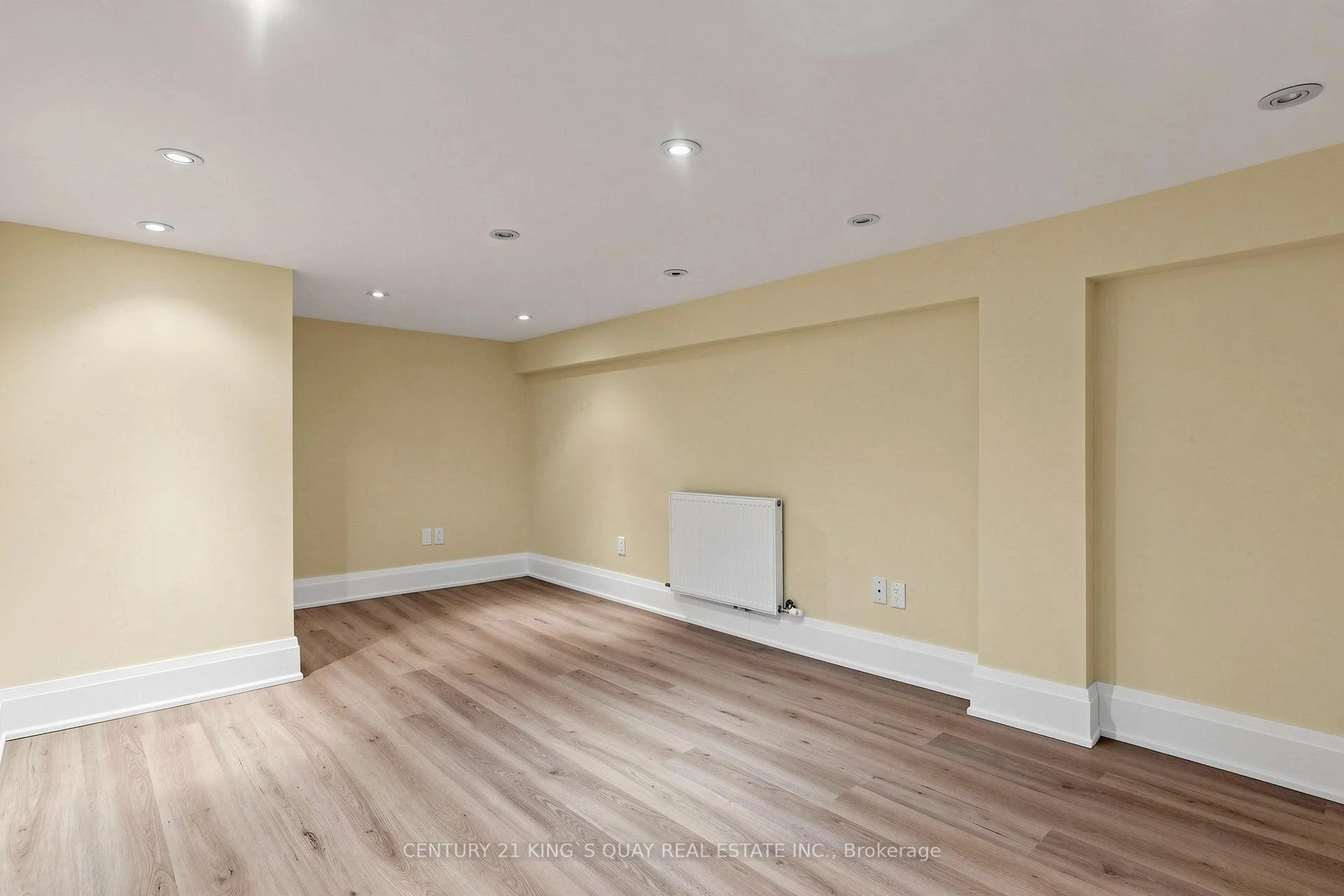 Photo 33 of 32 Crestview Drive, Toronto, Lawrence Park South — HOMEH