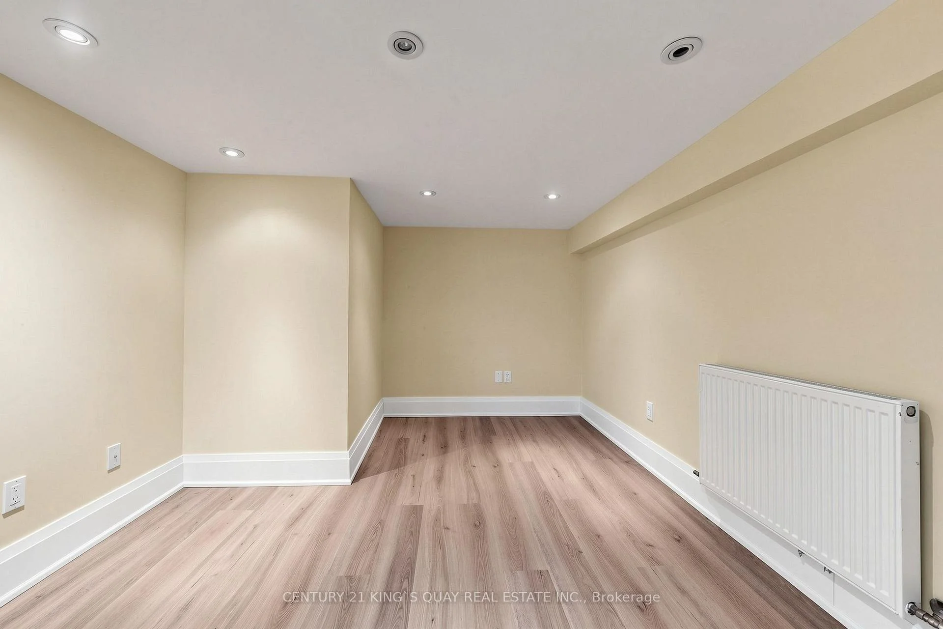 Photo 34 of 32 Crestview Drive, Toronto, Lawrence Park South — HOMEH