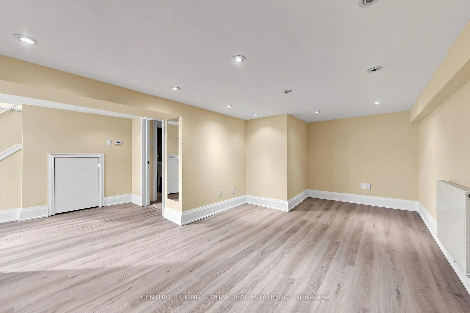Photo 35 of 32 Crestview Drive, Toronto, Lawrence Park South — HOMEH