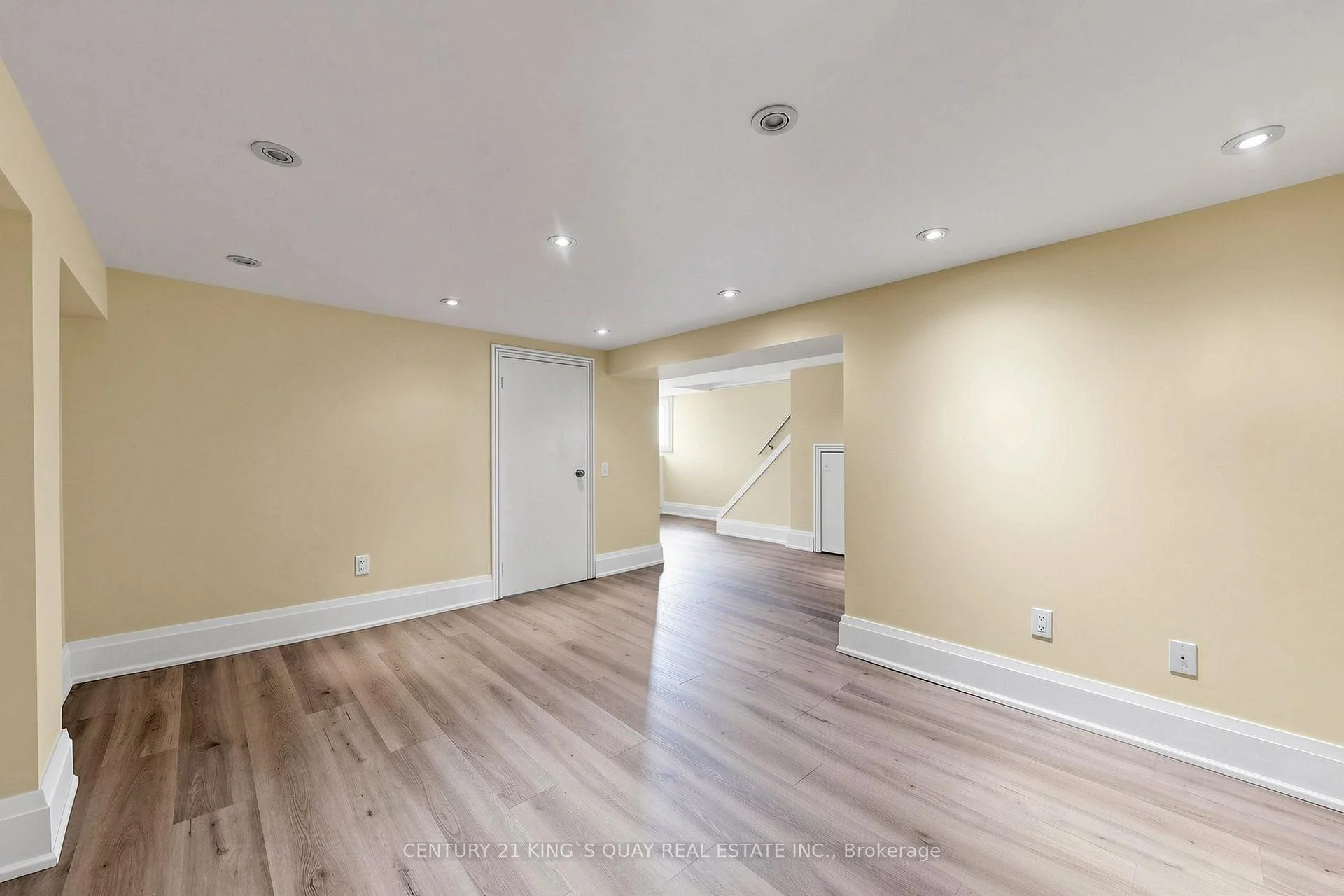 Photo 36 of 32 Crestview Drive, Toronto, Lawrence Park South — HOMEH