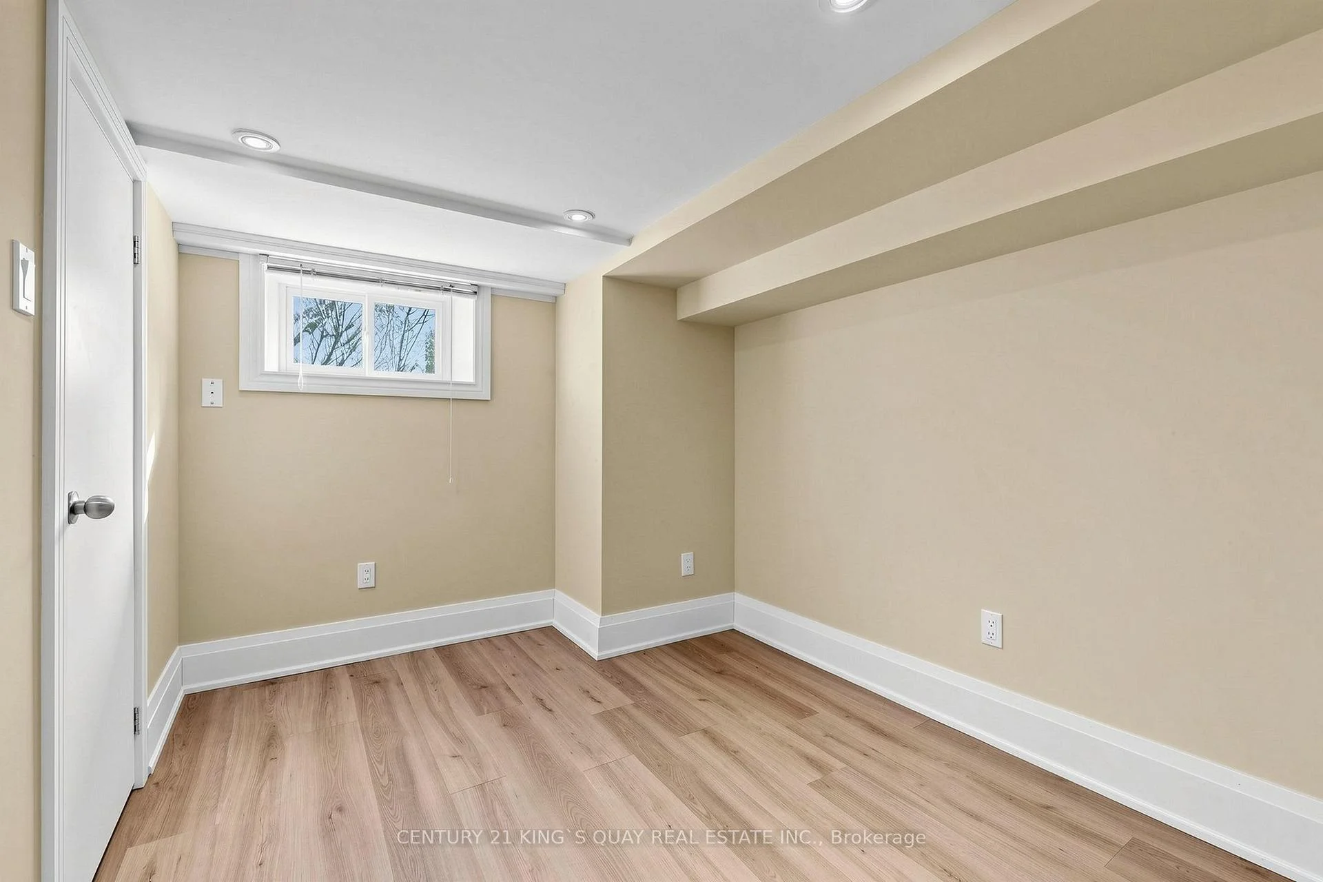 Photo 37 of 32 Crestview Drive, Toronto, Lawrence Park South — HOMEH