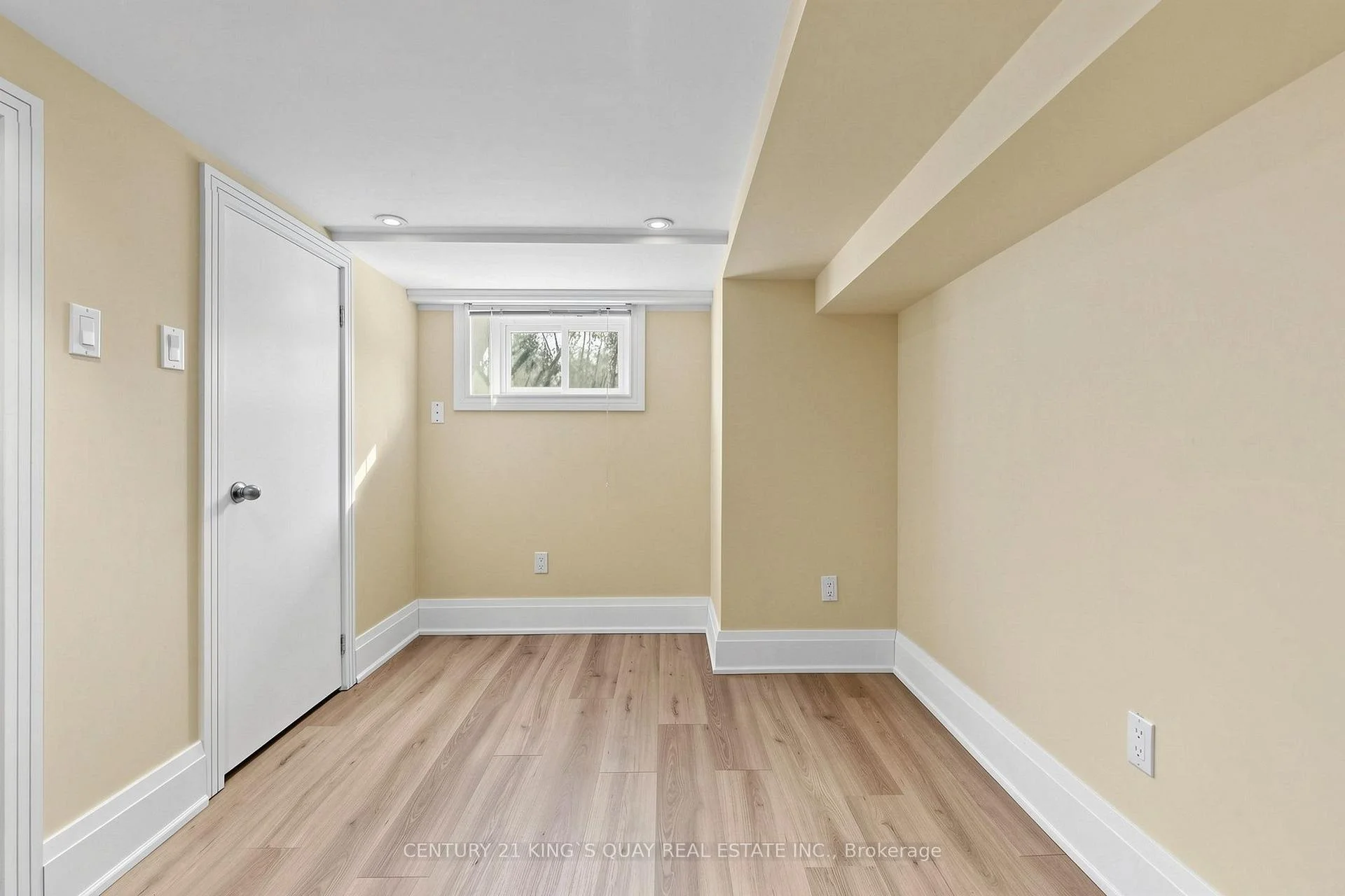 Photo 38 of 32 Crestview Drive, Toronto, Lawrence Park South — HOMEH