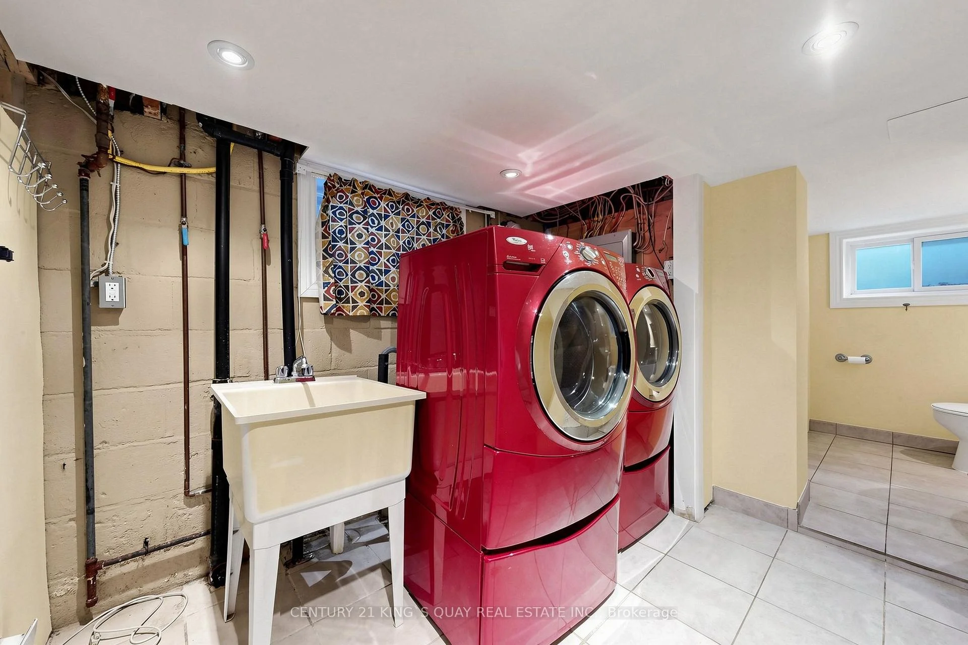 Photo 41 of 32 Crestview Drive, Toronto, Lawrence Park South — HOMEH