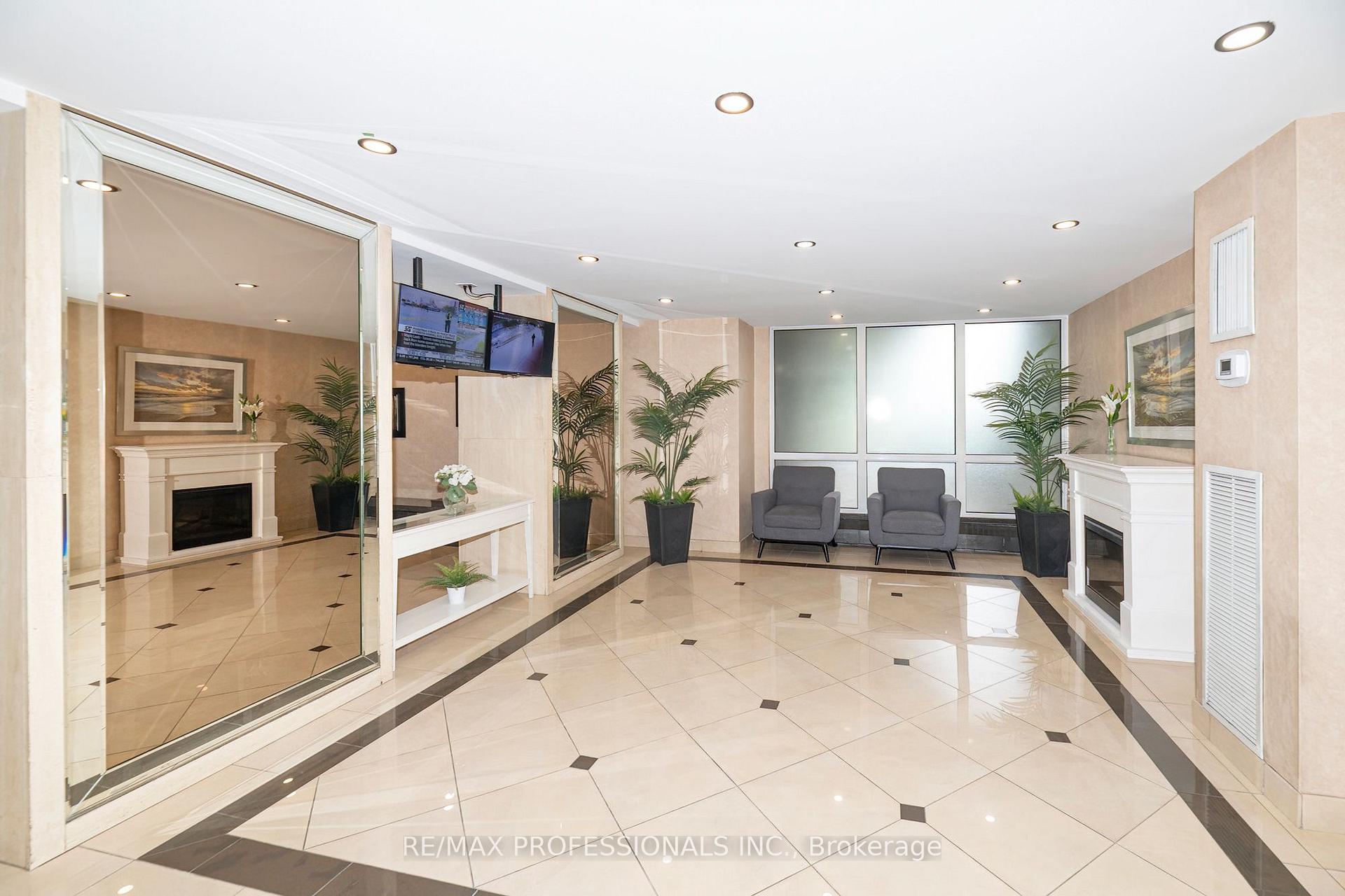 Photo 2 of Unit 708, 1515 Lakeshore Road, Mississauga, Lakeview — HOMEH