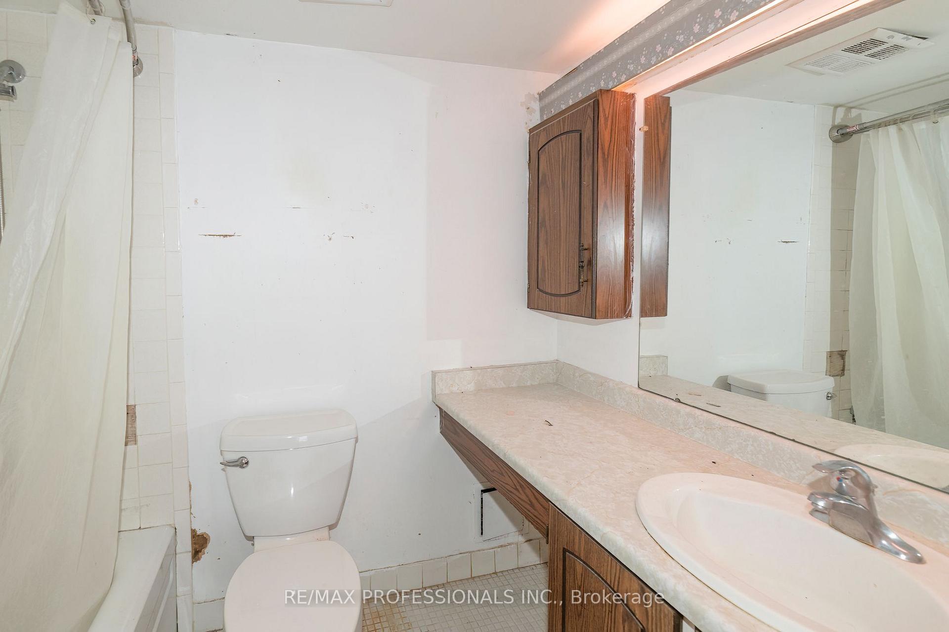 Photo 16 of Unit 708, 1515 Lakeshore Road, Mississauga, Lakeview — HOMEH