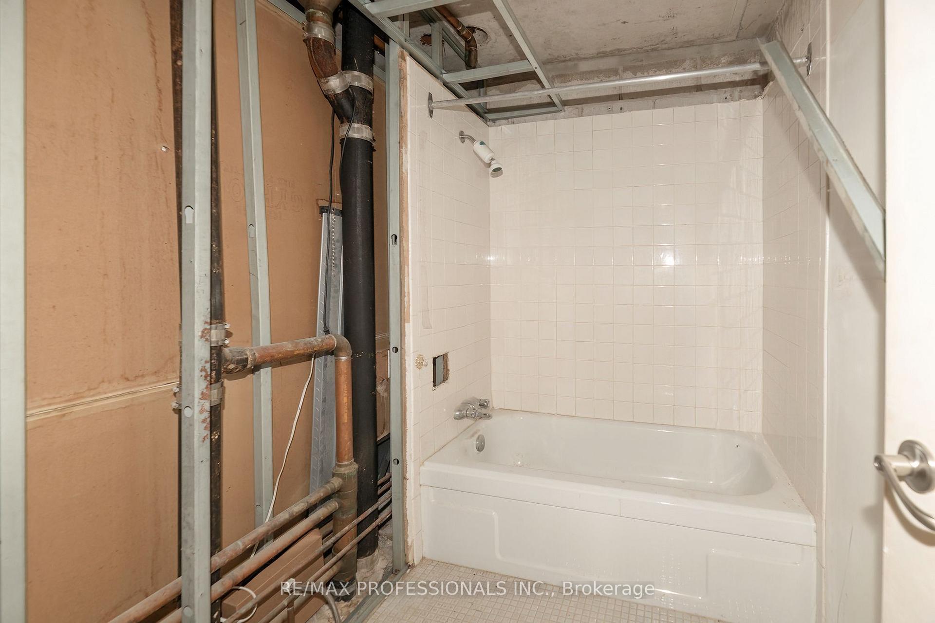 Photo 20 of Unit 708, 1515 Lakeshore Road, Mississauga, Lakeview — HOMEH