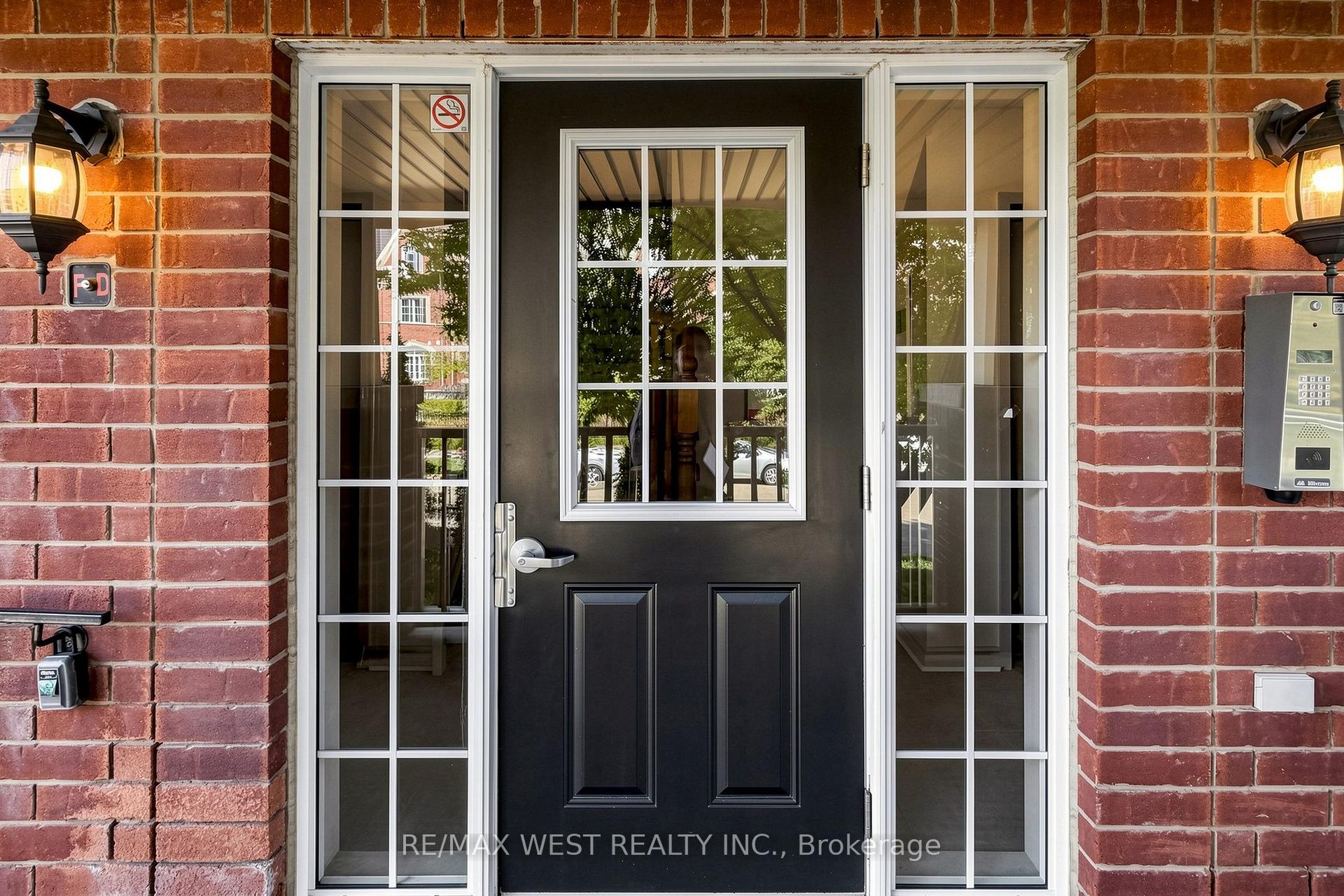 Photo 4 of Unit 1, 608 Shoreline Drive, Mississauga, Cooksville — HOMEH