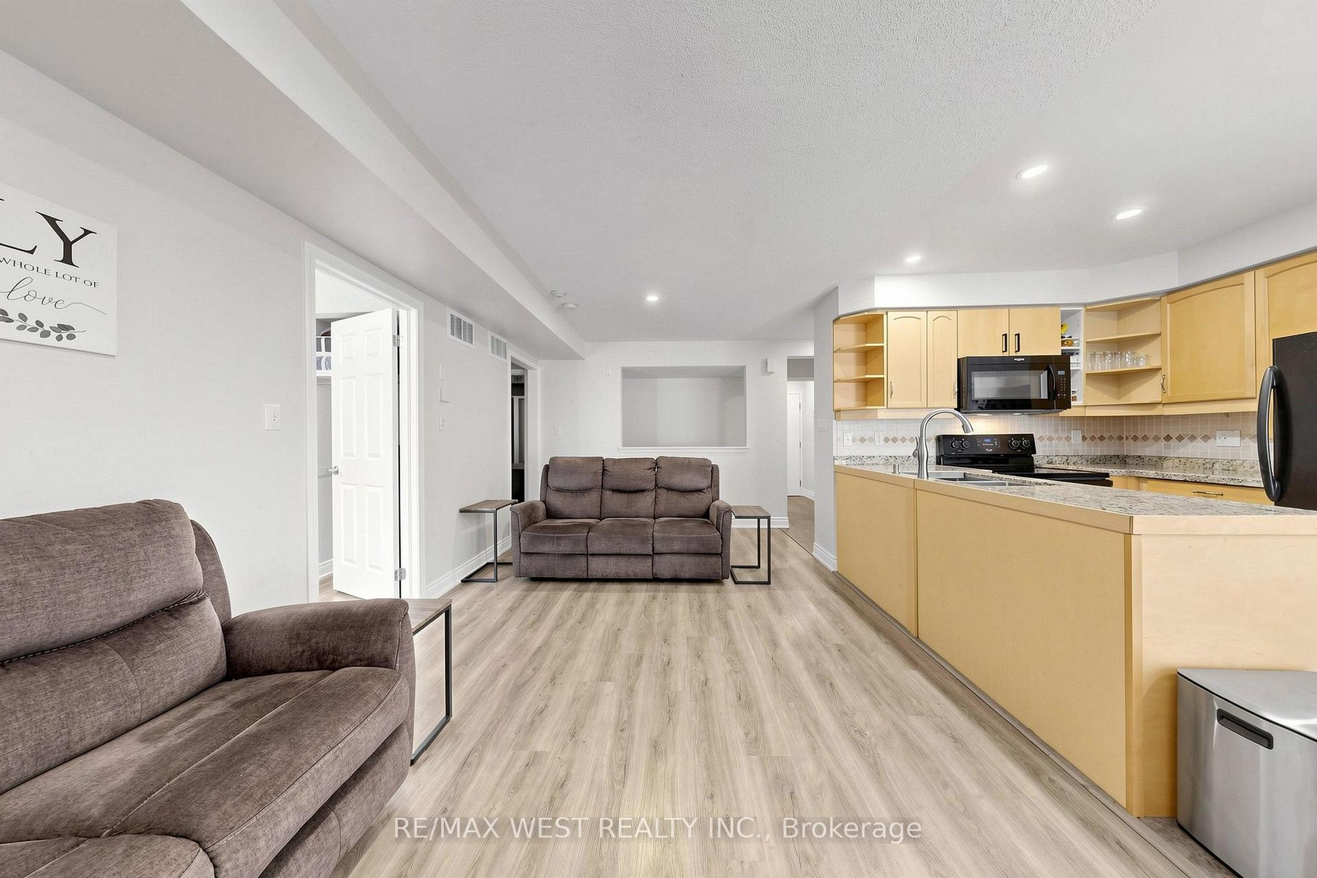 Photo 9 of Unit 1, 608 Shoreline Drive, Mississauga, Cooksville — HOMEH