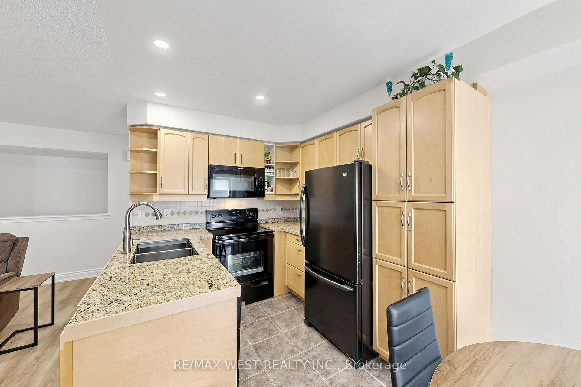Photo 13 of Unit 1, 608 Shoreline Drive, Mississauga, Cooksville — HOMEH