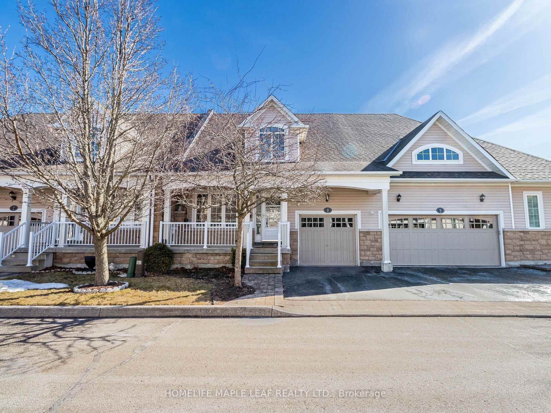 Photo of Unit 8, 350 Lakebreeze Drive
