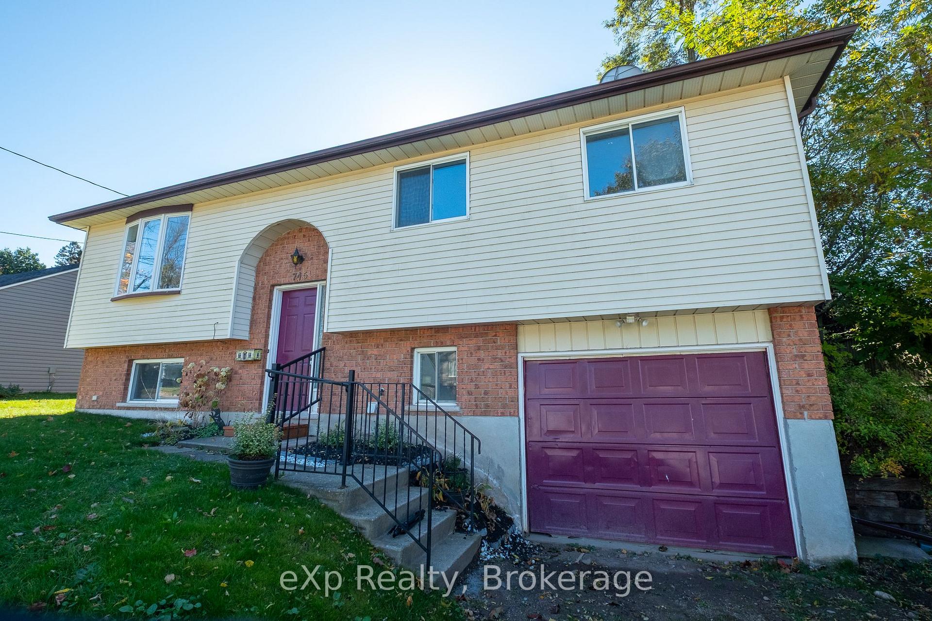 Photo 3 of 745 7th Street A, Owen Sound — HOMEH