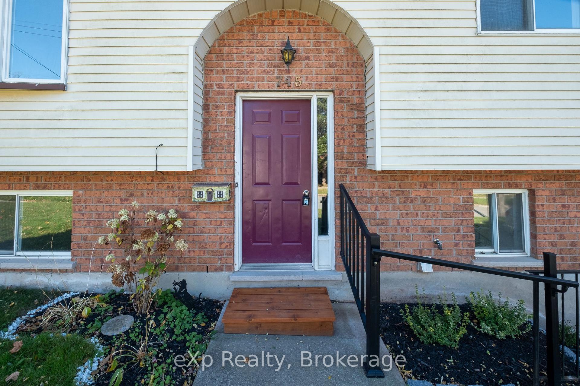 Photo 4 of 745 7th Street A, Owen Sound — HOMEH