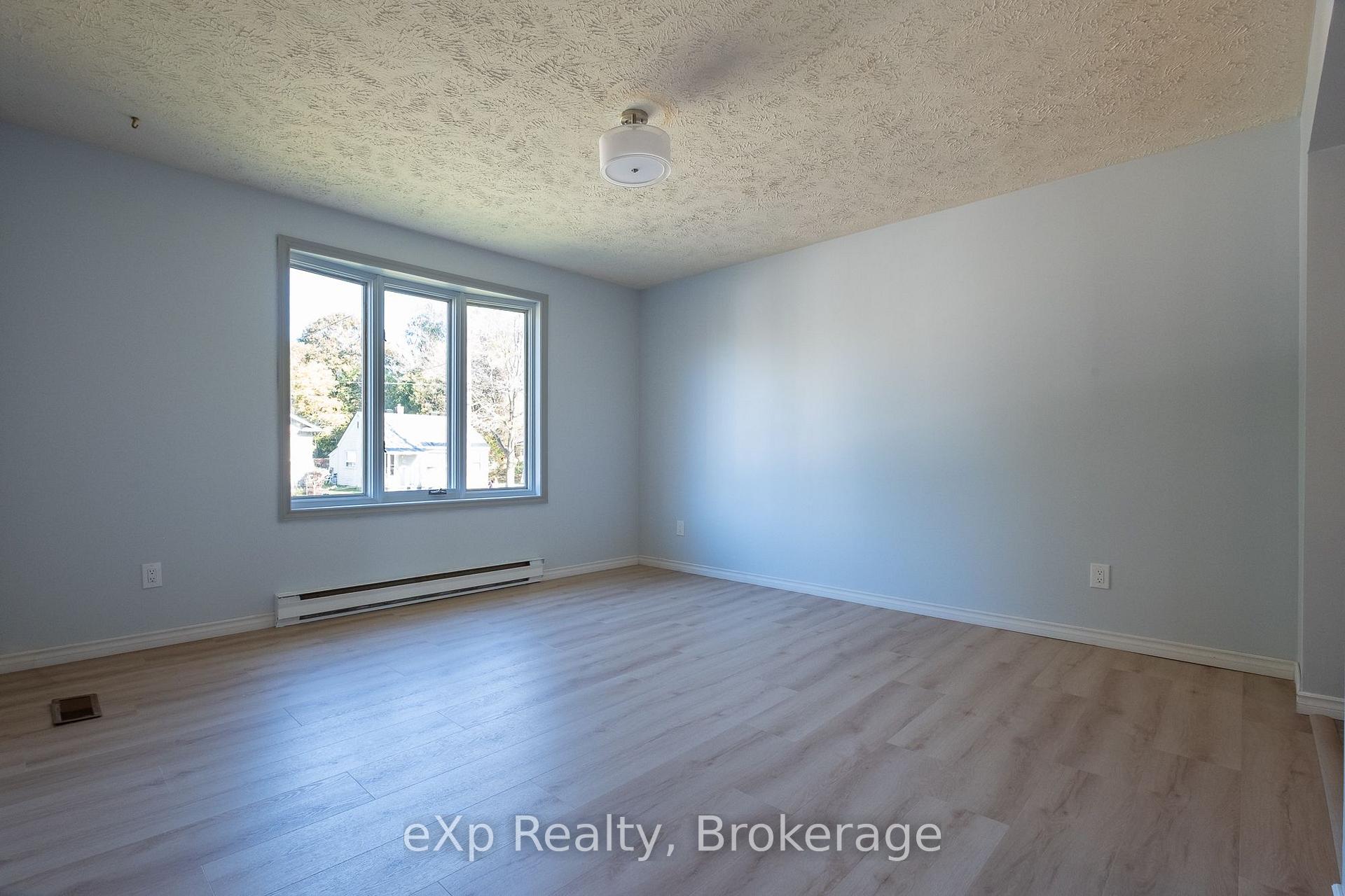 Photo 7 of 745 7th Street A, Owen Sound — HOMEH