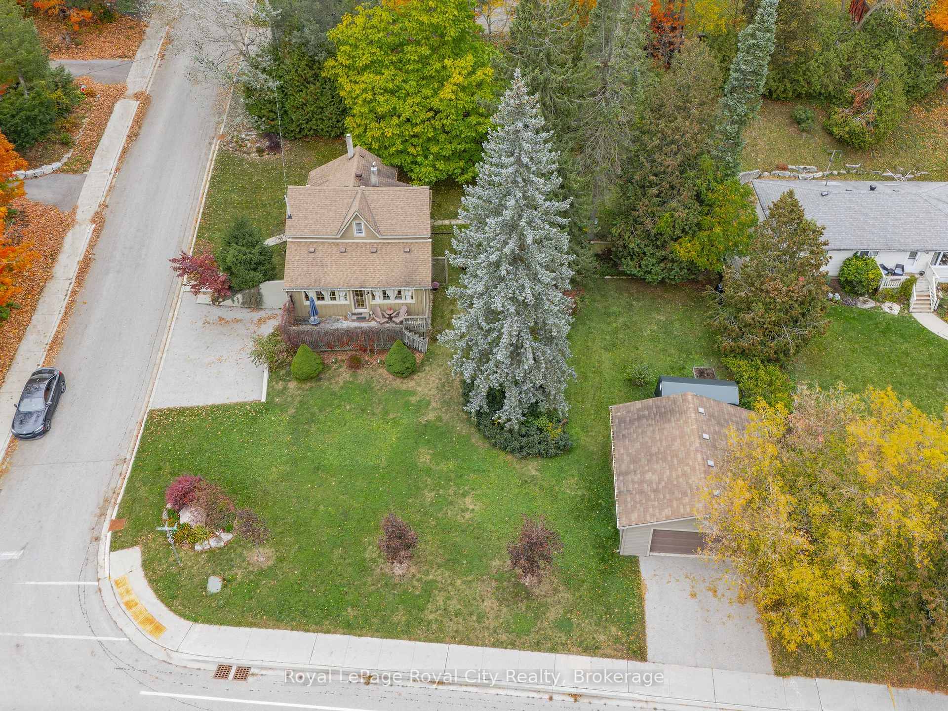 Photo 5 of 601 St Andrew Street E, Centre Wellington, Fergus — HOMEH