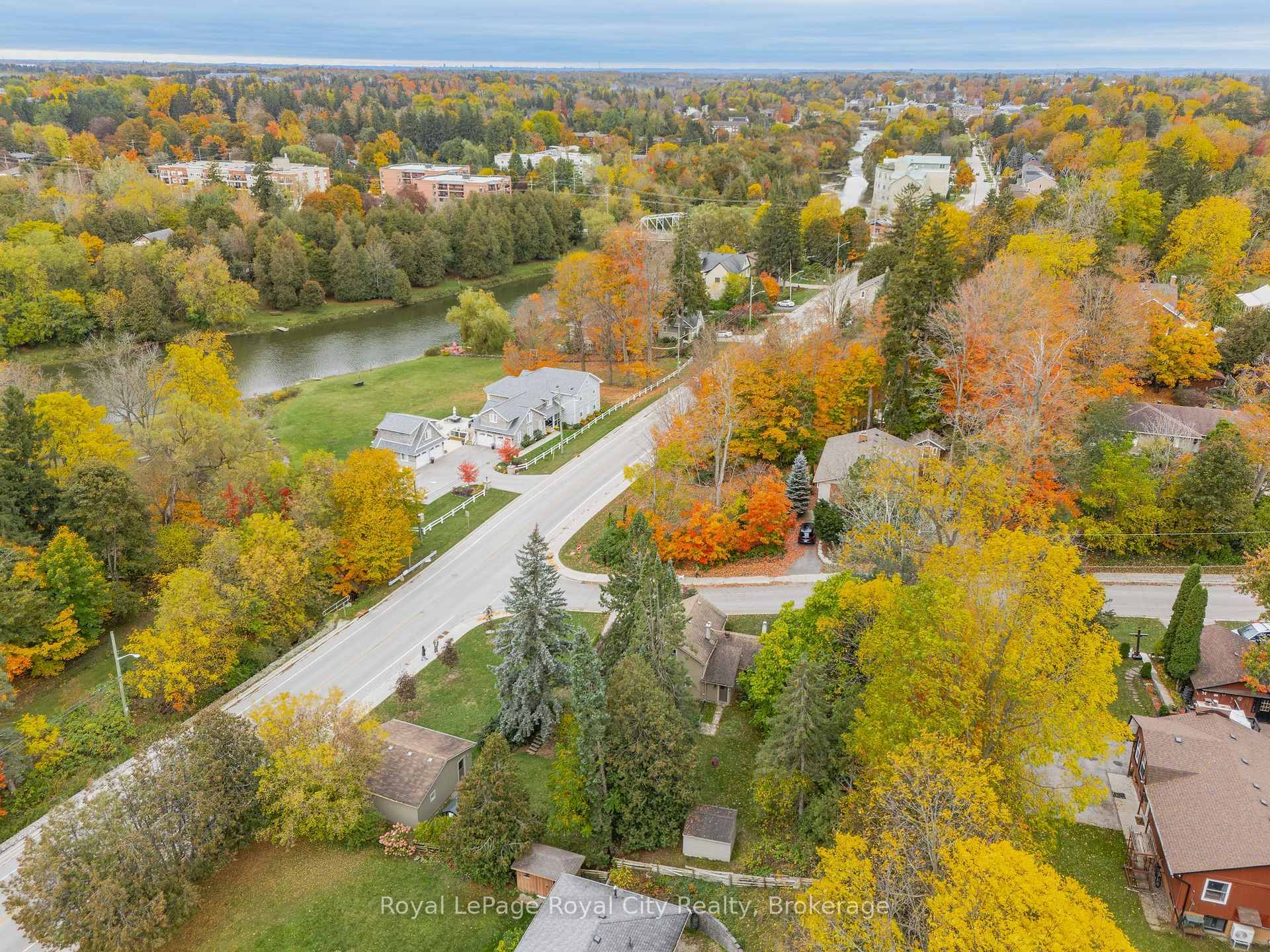 Photo 6 of 601 St Andrew Street E, Centre Wellington, Fergus — HOMEH