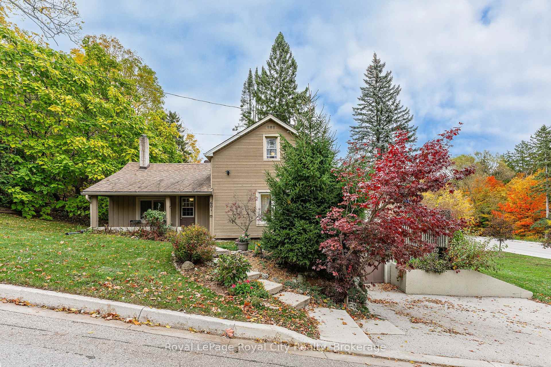 Photo 11 of 601 St Andrew Street E, Centre Wellington, Fergus — HOMEH