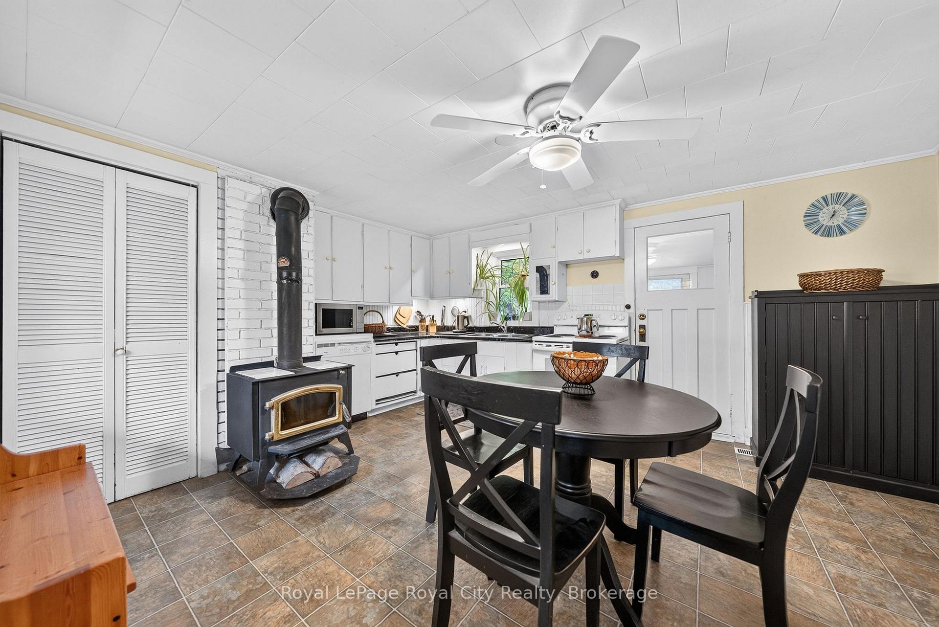 Photo 13 of 601 St Andrew Street E, Centre Wellington, Fergus — HOMEH
