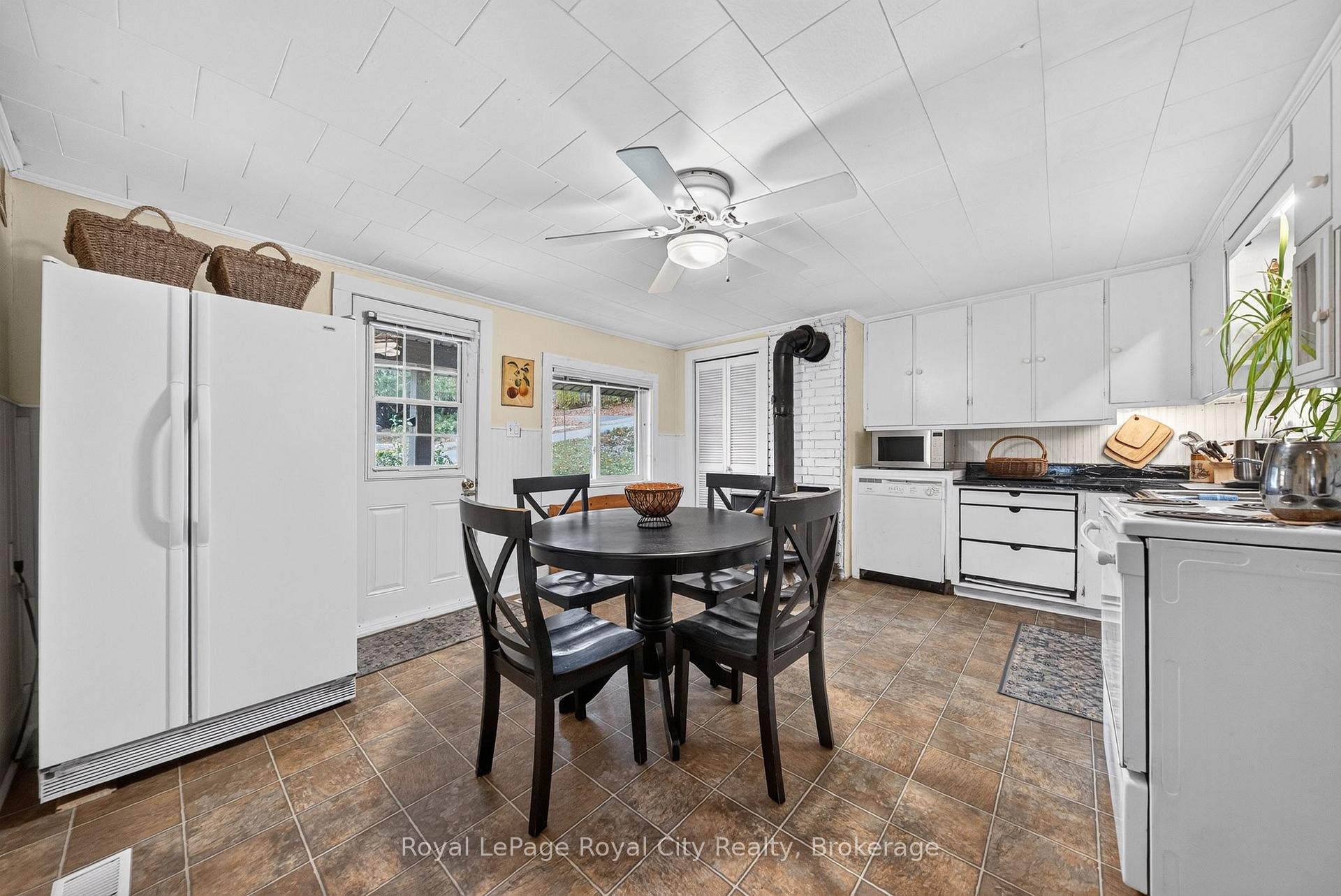 Photo 14 of 601 St Andrew Street E, Centre Wellington, Fergus — HOMEH