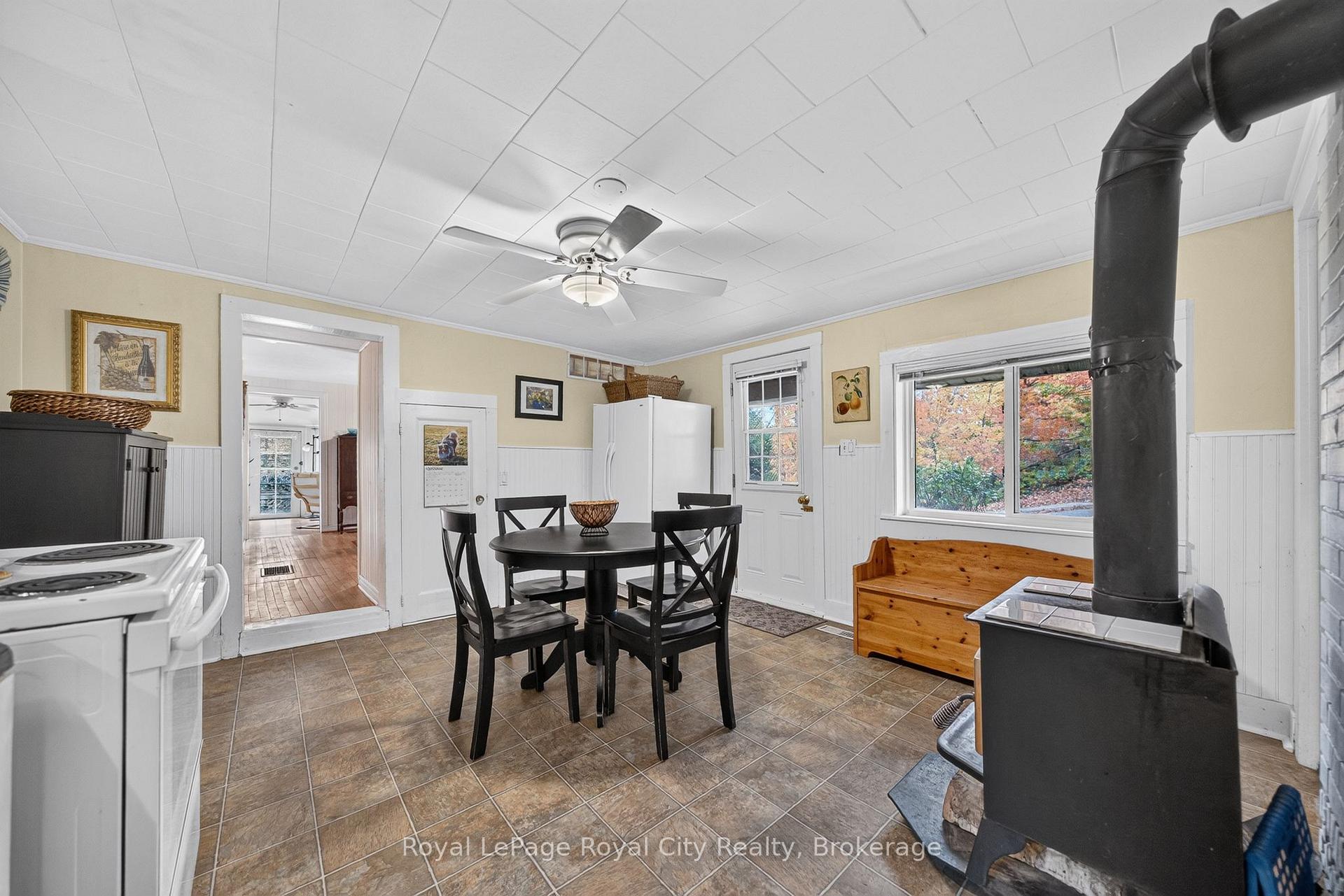 Photo 17 of 601 St Andrew Street E, Centre Wellington, Fergus — HOMEH